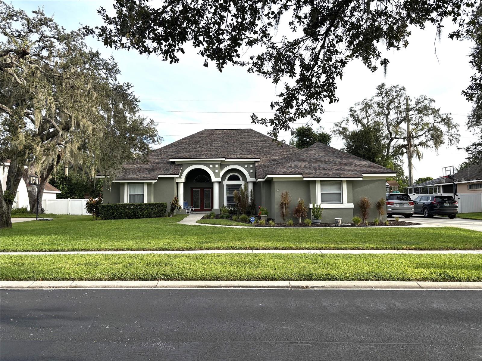 Single Family Residence in VALRICO, FL - Daniel Dourado