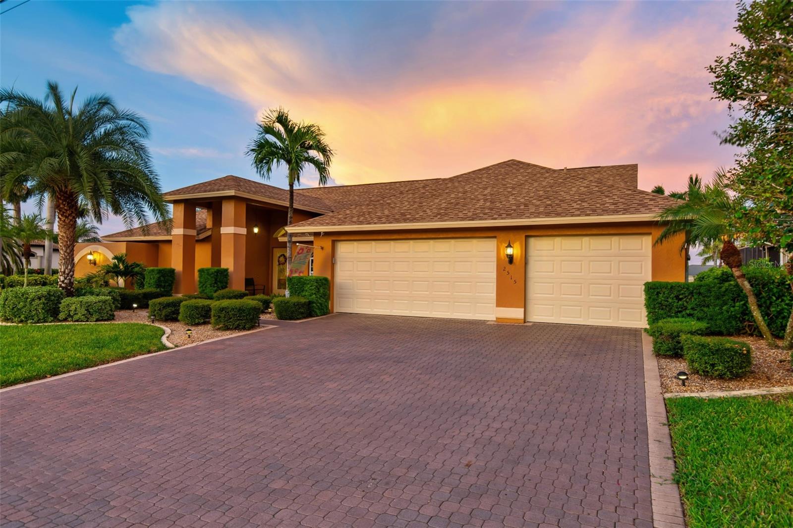 Single Family Residence in CAPE CORAL, FL - Daniel Dourado
