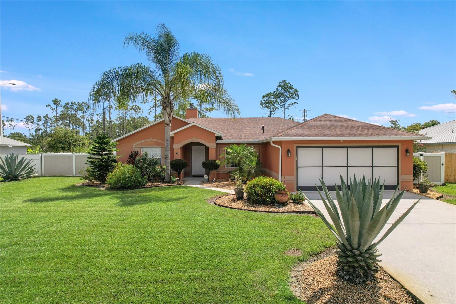 Single Family Residence in PALM COAST, FL - Daniel Dourado