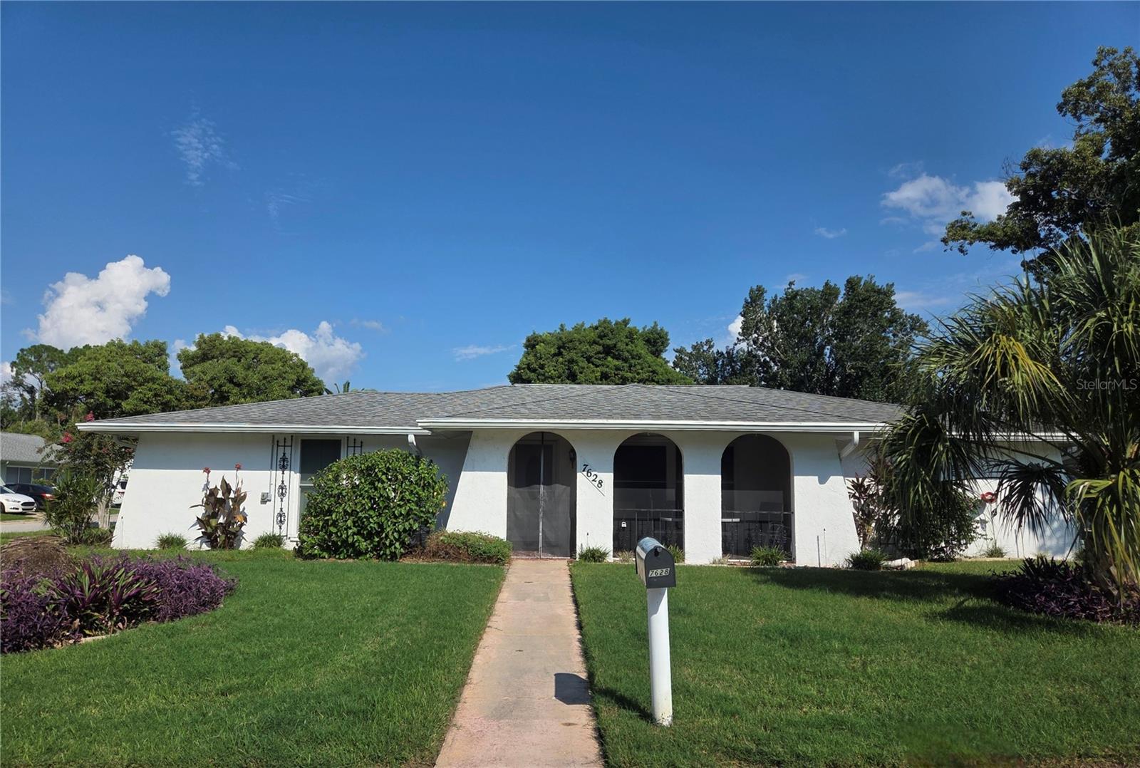 Single Family Residence in NEW PORT RICHEY, FL - Daniel Dourado