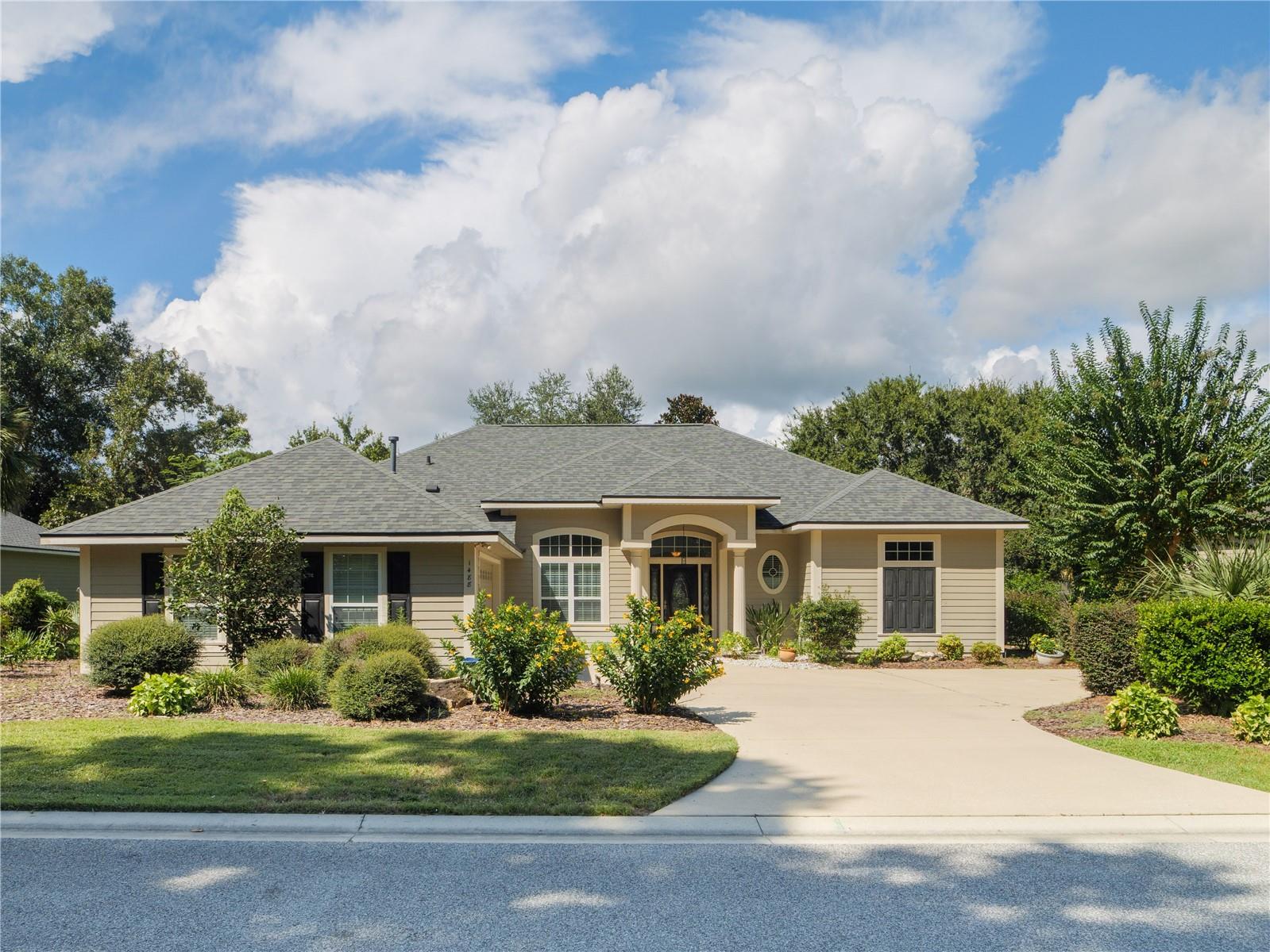 Single Family Residence in GAINESVILLE, FL - Daniel Dourado