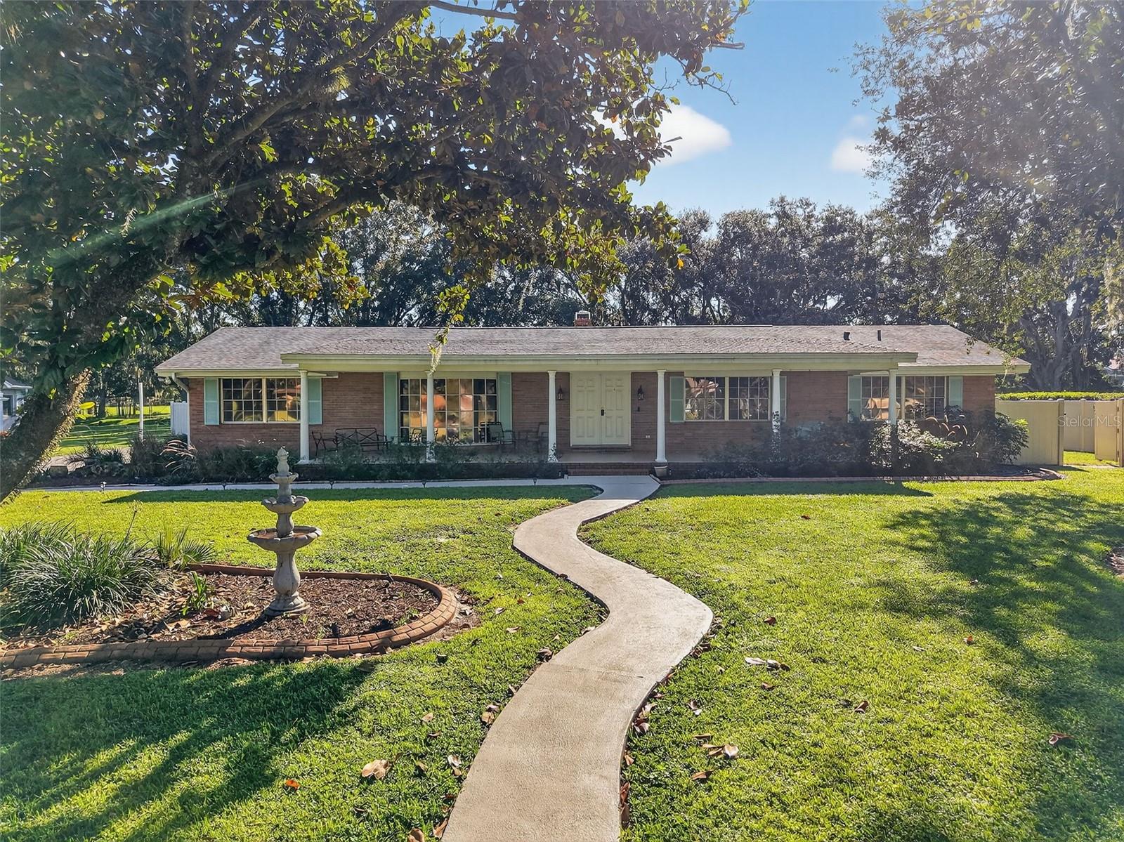 Single Family Residence in LAKELAND, FL - Daniel Dourado