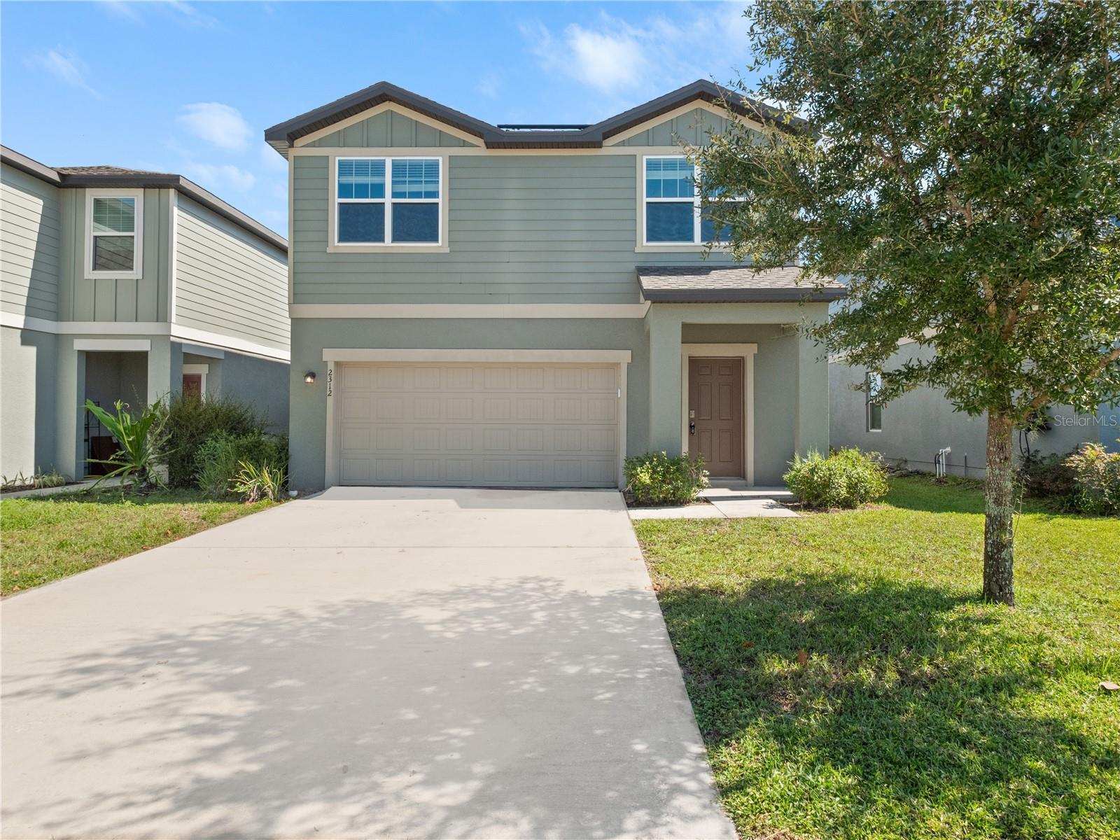Single Family Residence in DELAND, FL - Daniel Dourado