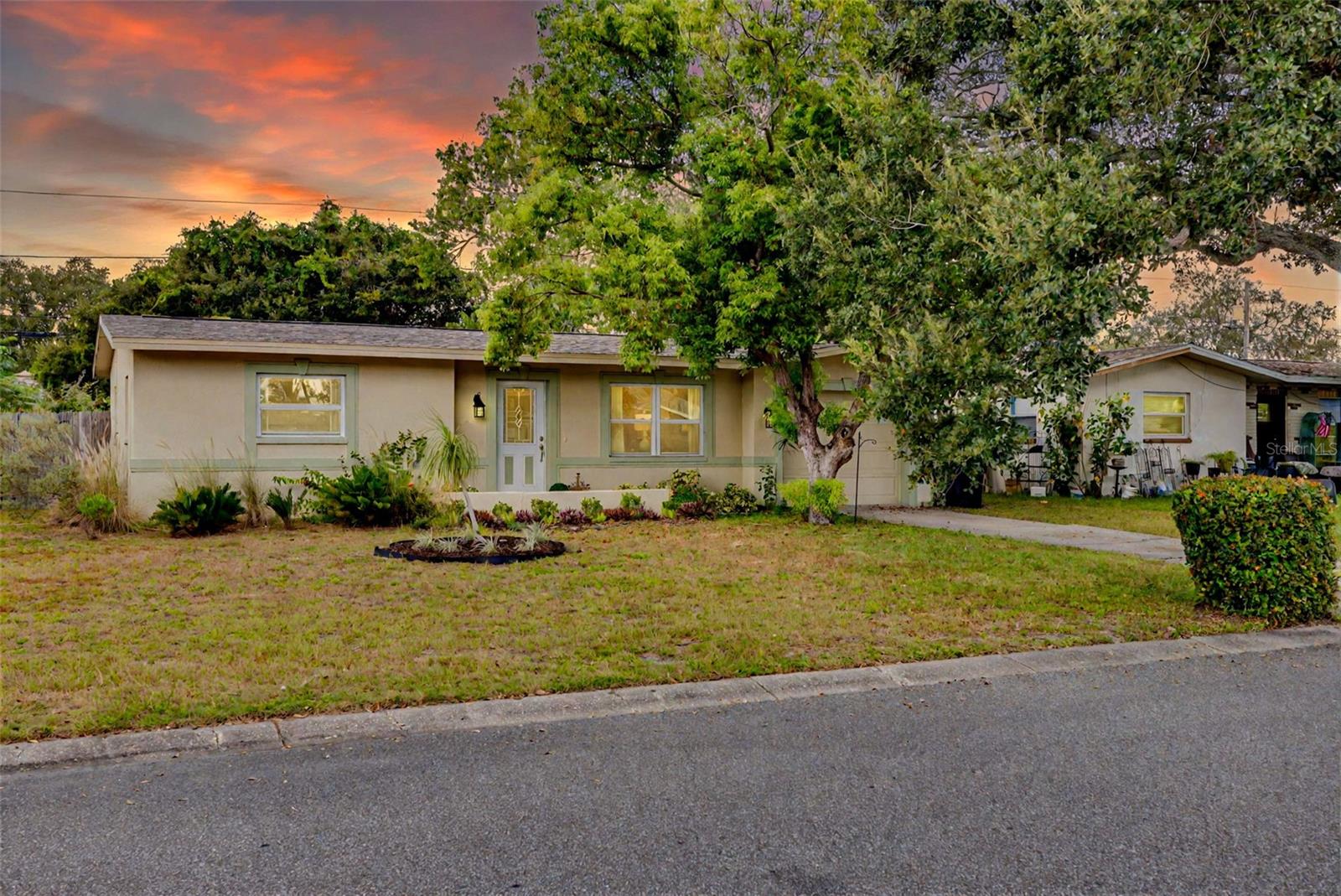 Single Family Residence em CLEARWATER, FL - Daniel Dourado