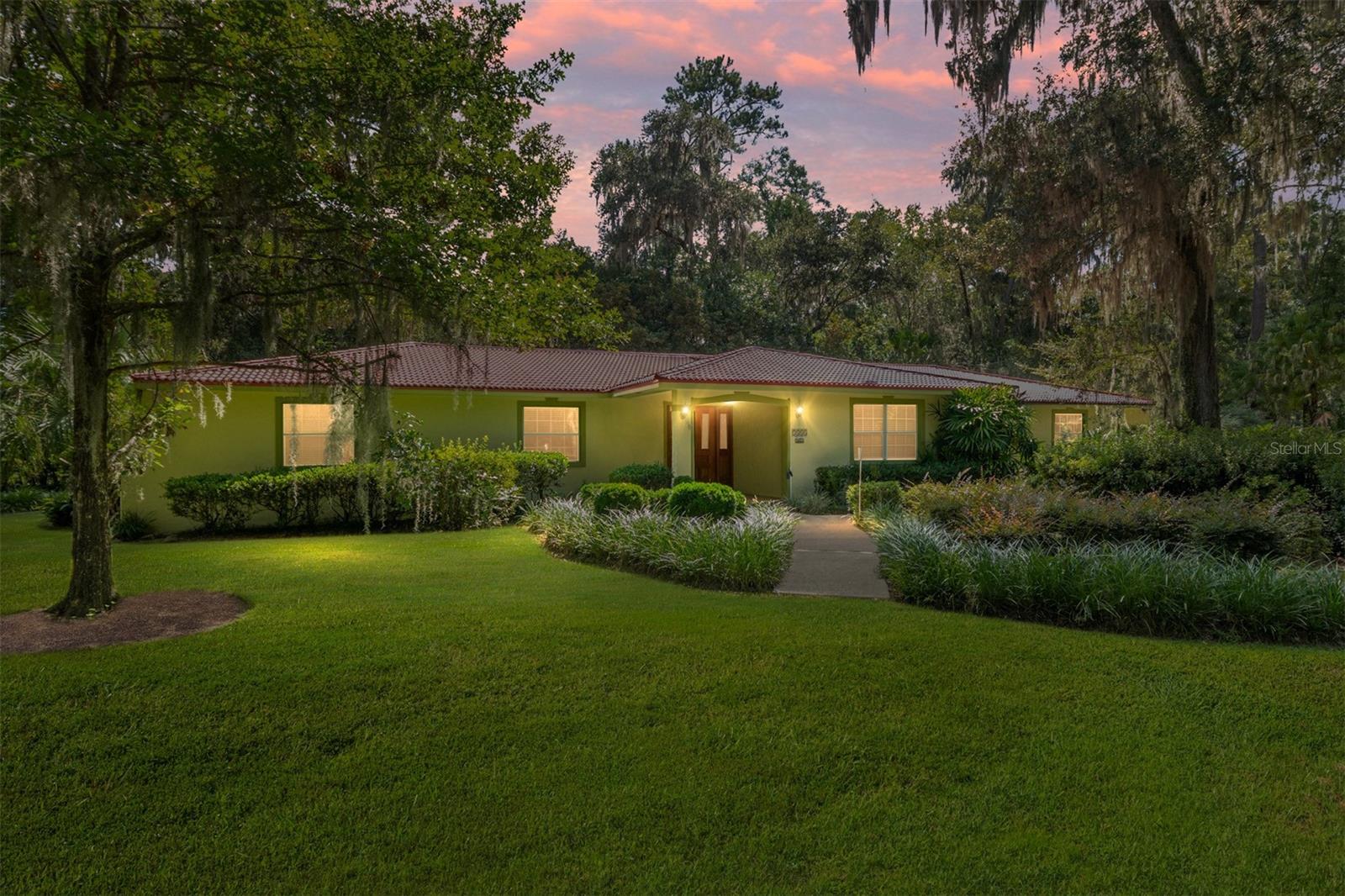 Single Family Residence in GAINESVILLE, FL - Daniel Dourado