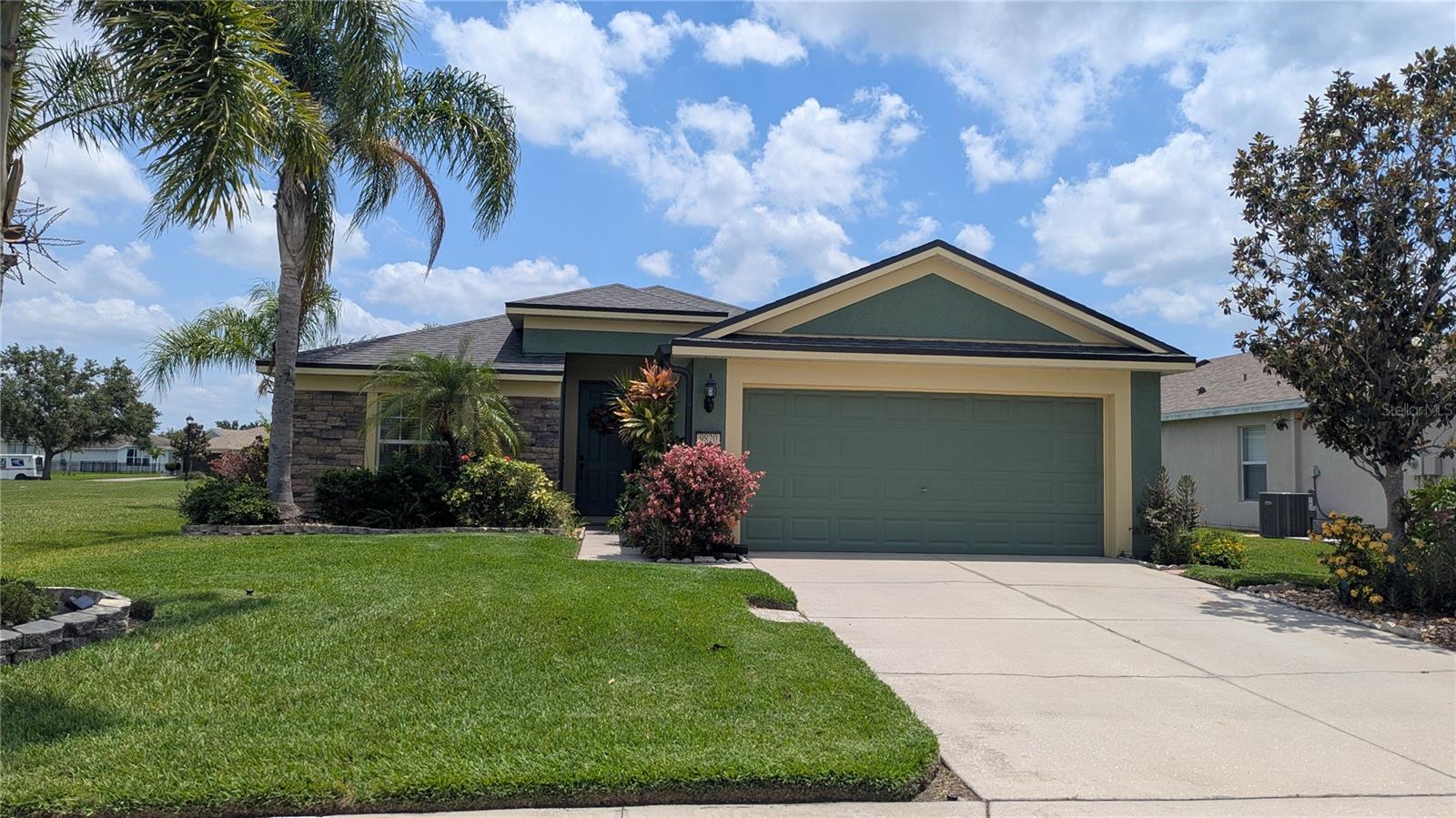 Single Family Residence in PARRISH, FL - Daniel Dourado