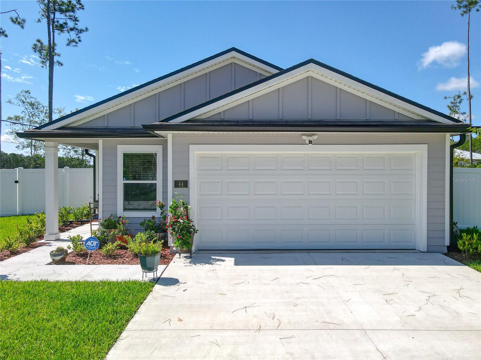 Single Family Residence in PALM COAST, FL - Daniel Dourado