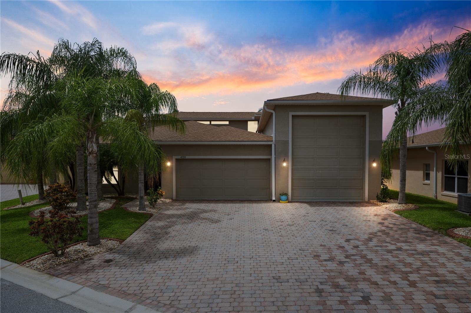 Single Family Residence in LAKE WALES, FL - Daniel Dourado