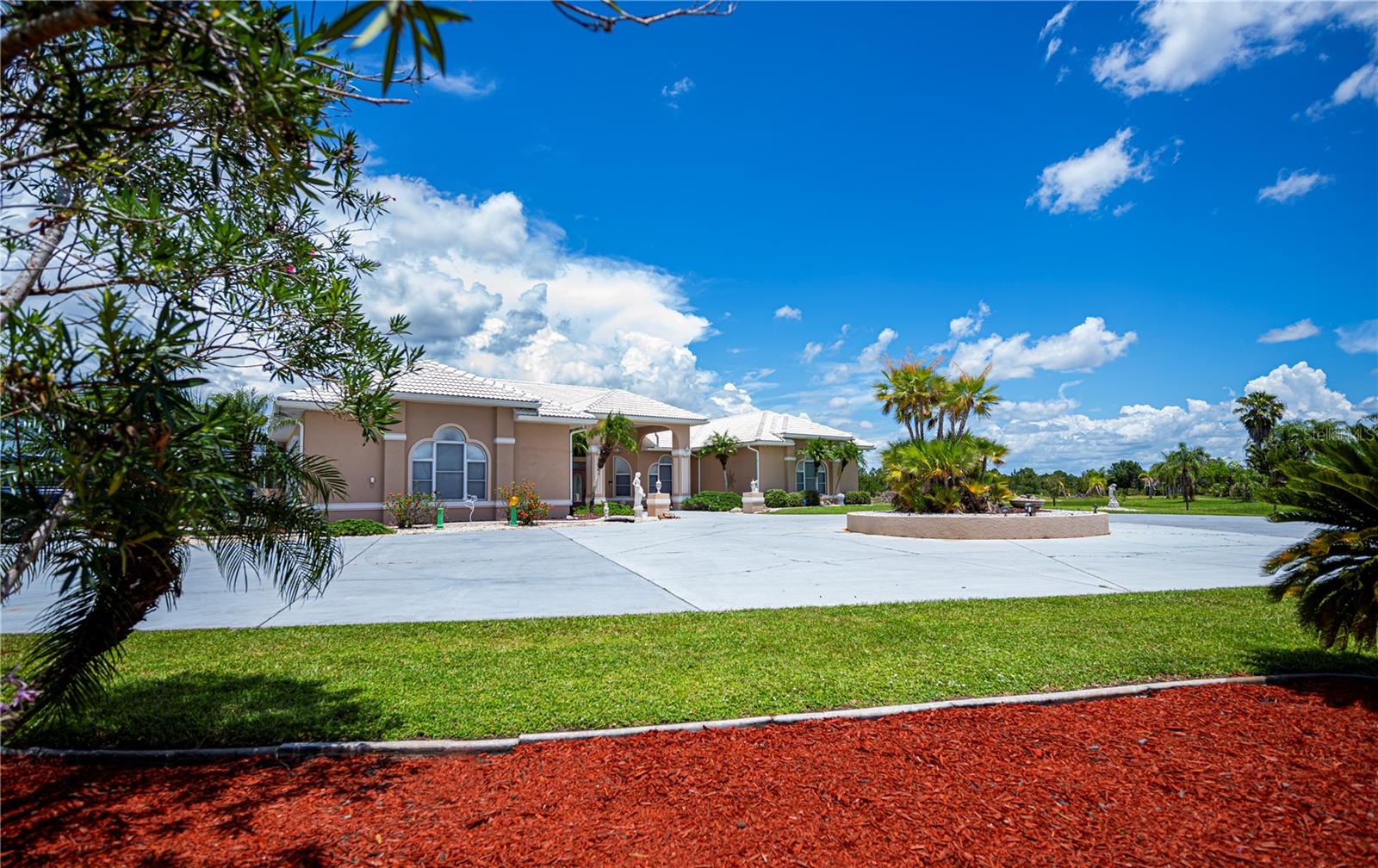 Single Family Residence em PUNTA GORDA, FL - Daniel Dourado