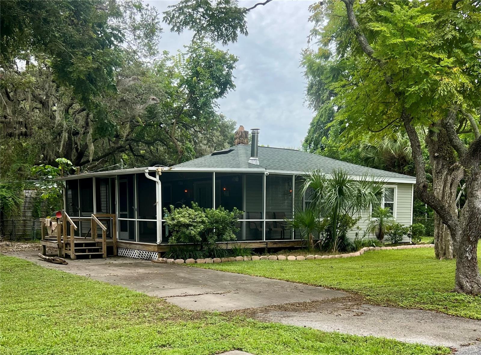 Single Family Residence em TARPON SPRINGS, FL - Daniel Dourado