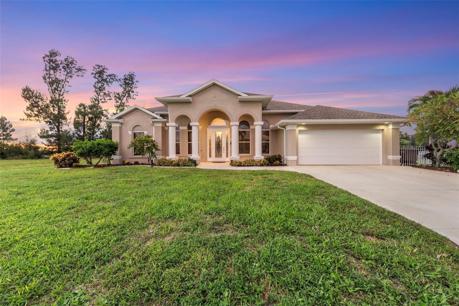 Single Family Residence in CAPE CORAL, FL - Daniel Dourado