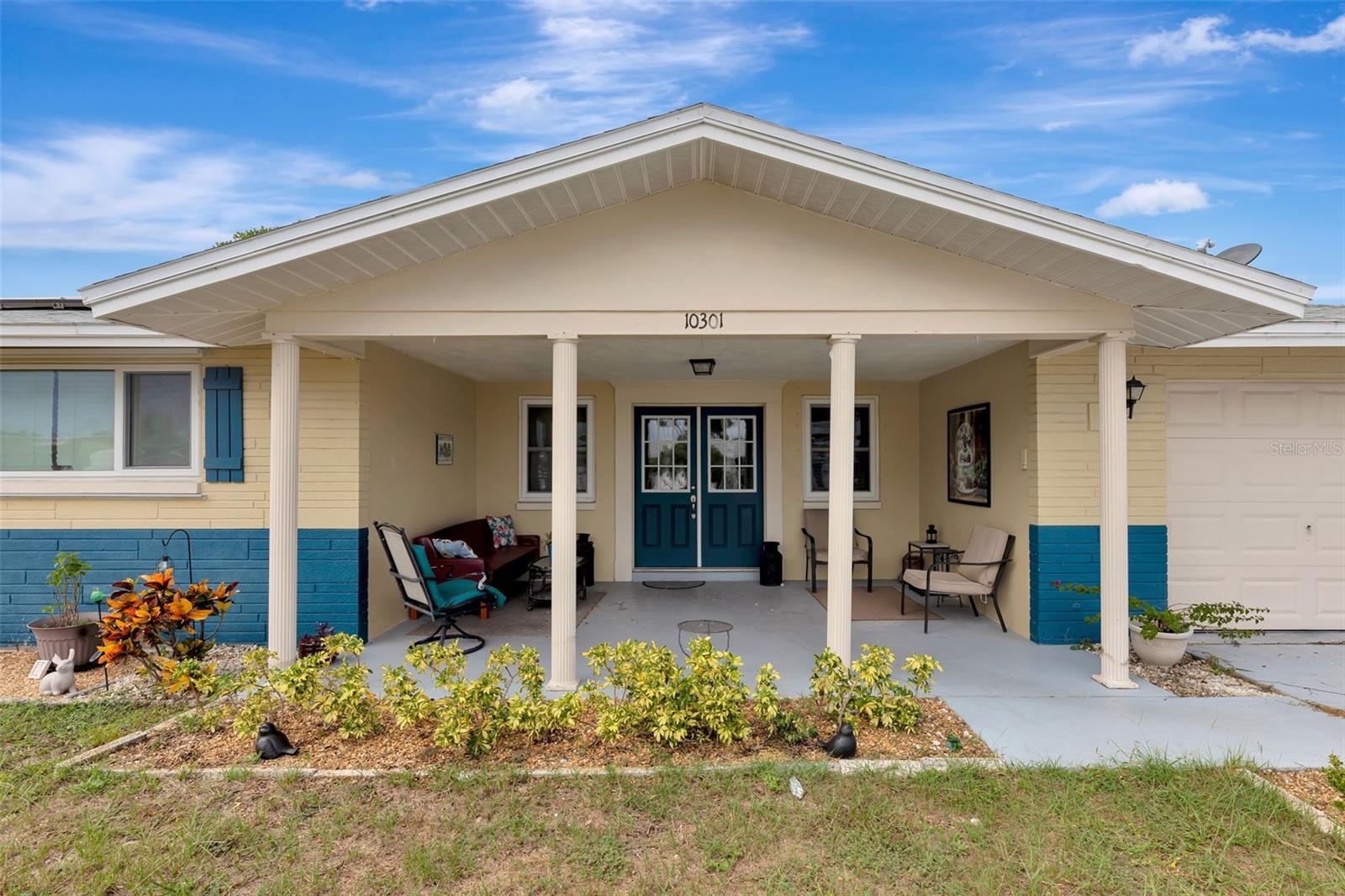 Single Family Residence in PORT RICHEY, FL - Daniel Dourado