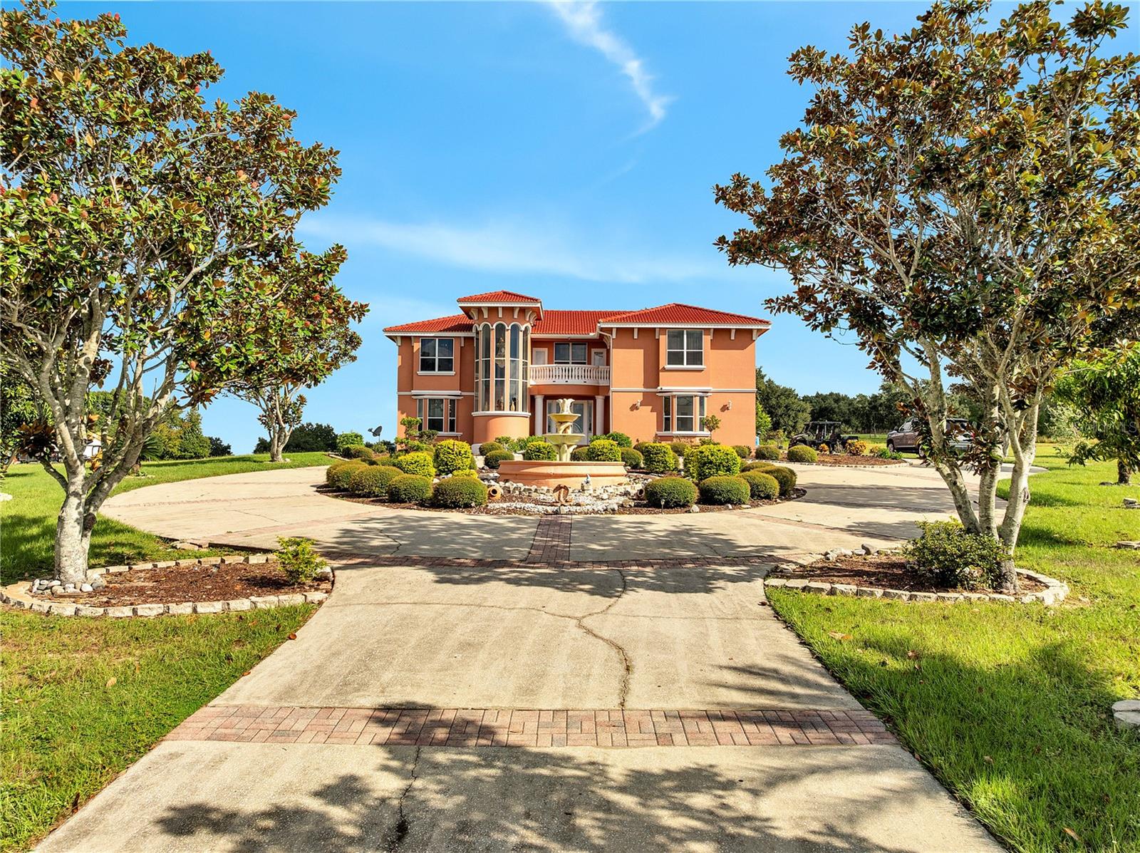 Single Family Residence in GROVELAND, FL - Daniel Dourado