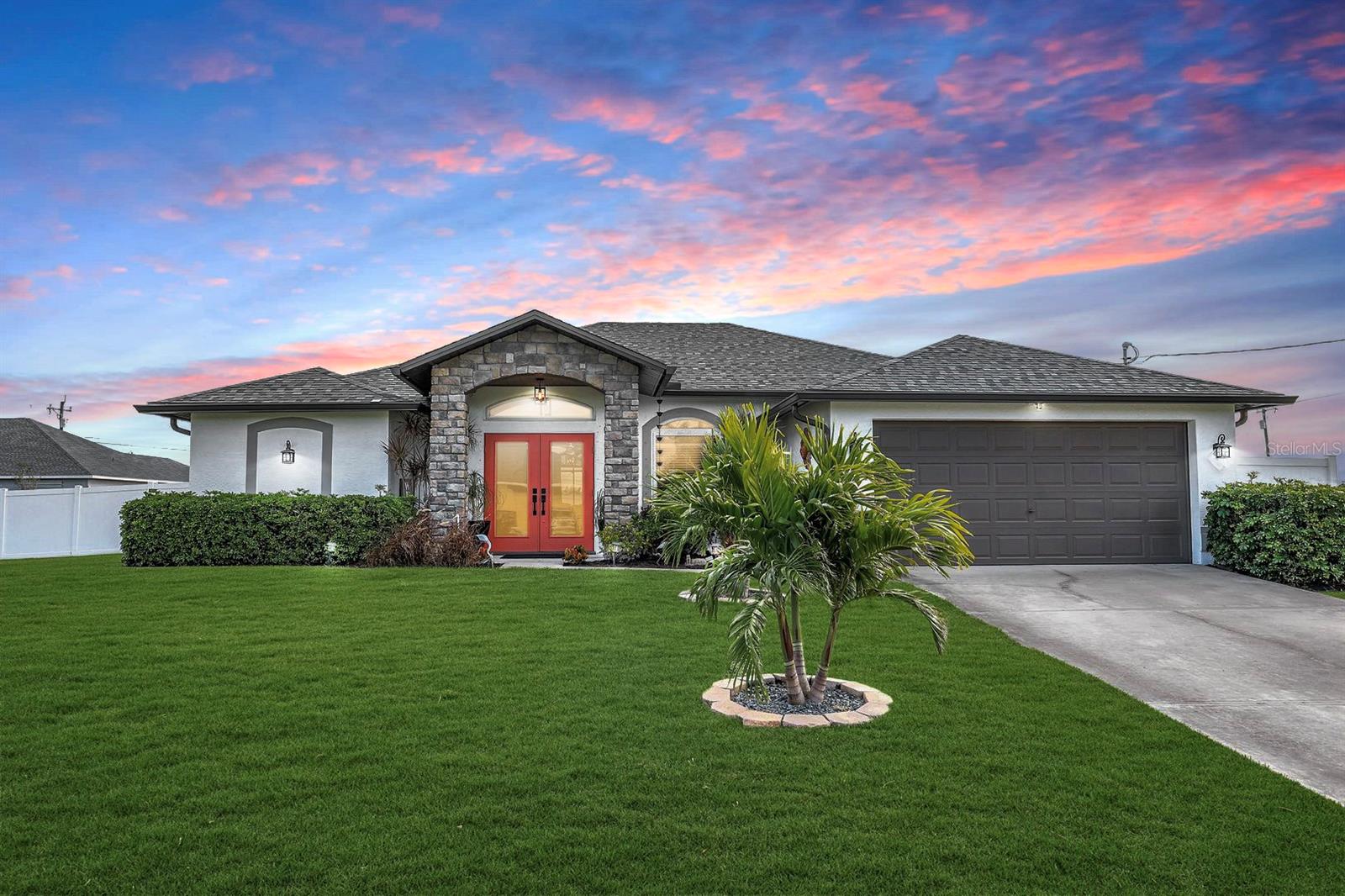 Single Family Residence in CAPE CORAL, FL - Daniel Dourado