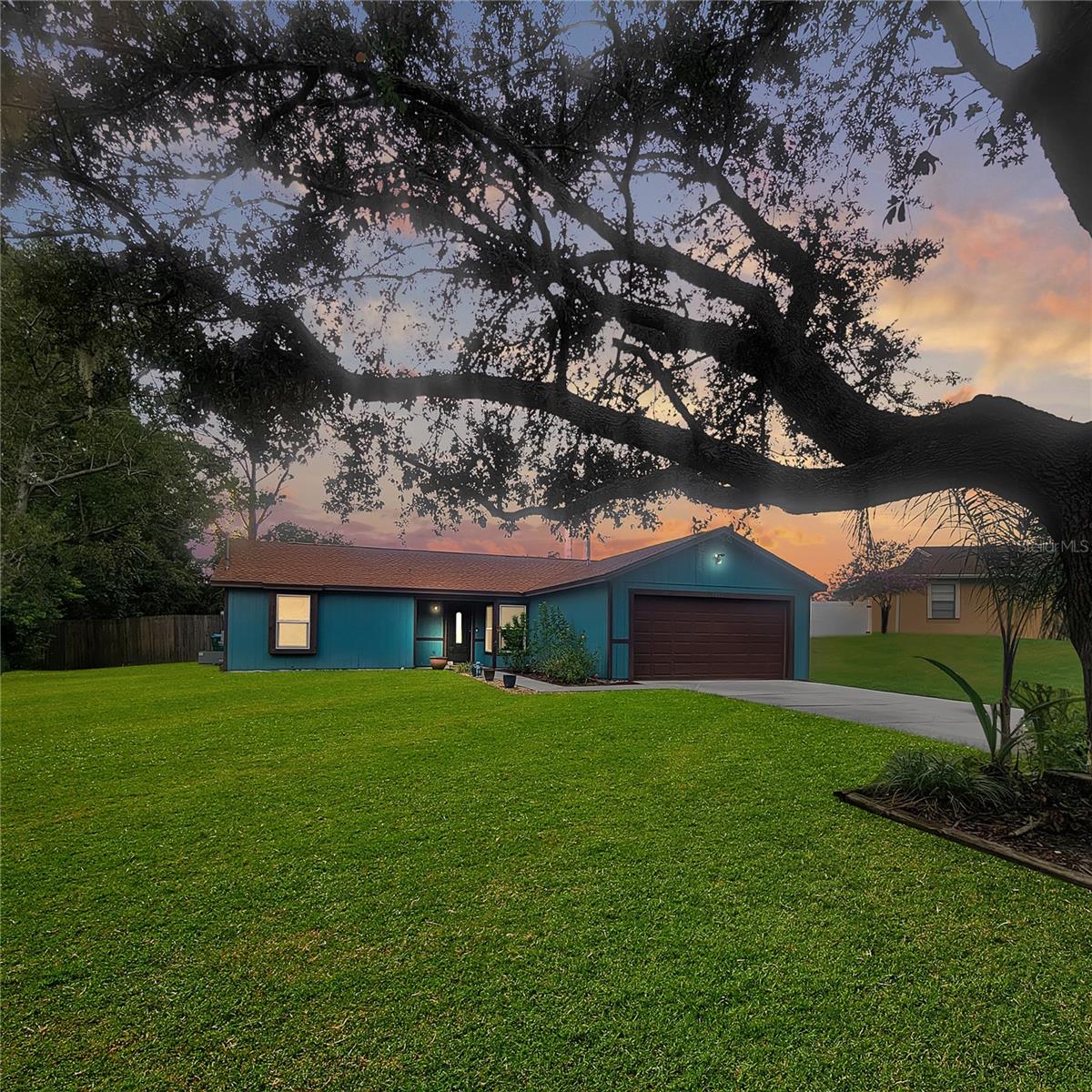 Single Family Residence em DELTONA, FL - Daniel Dourado