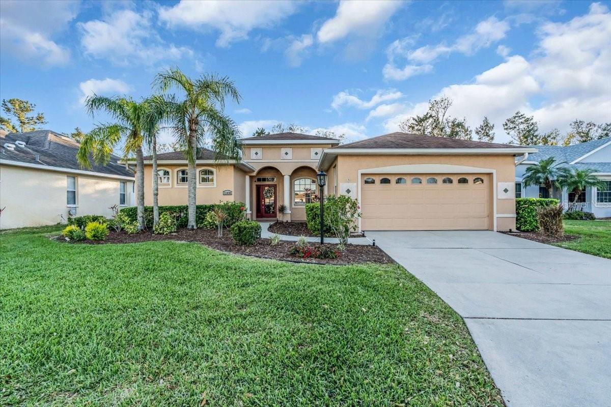 Single Family Residence in LAKEWOOD RANCH, FL - Daniel Dourado