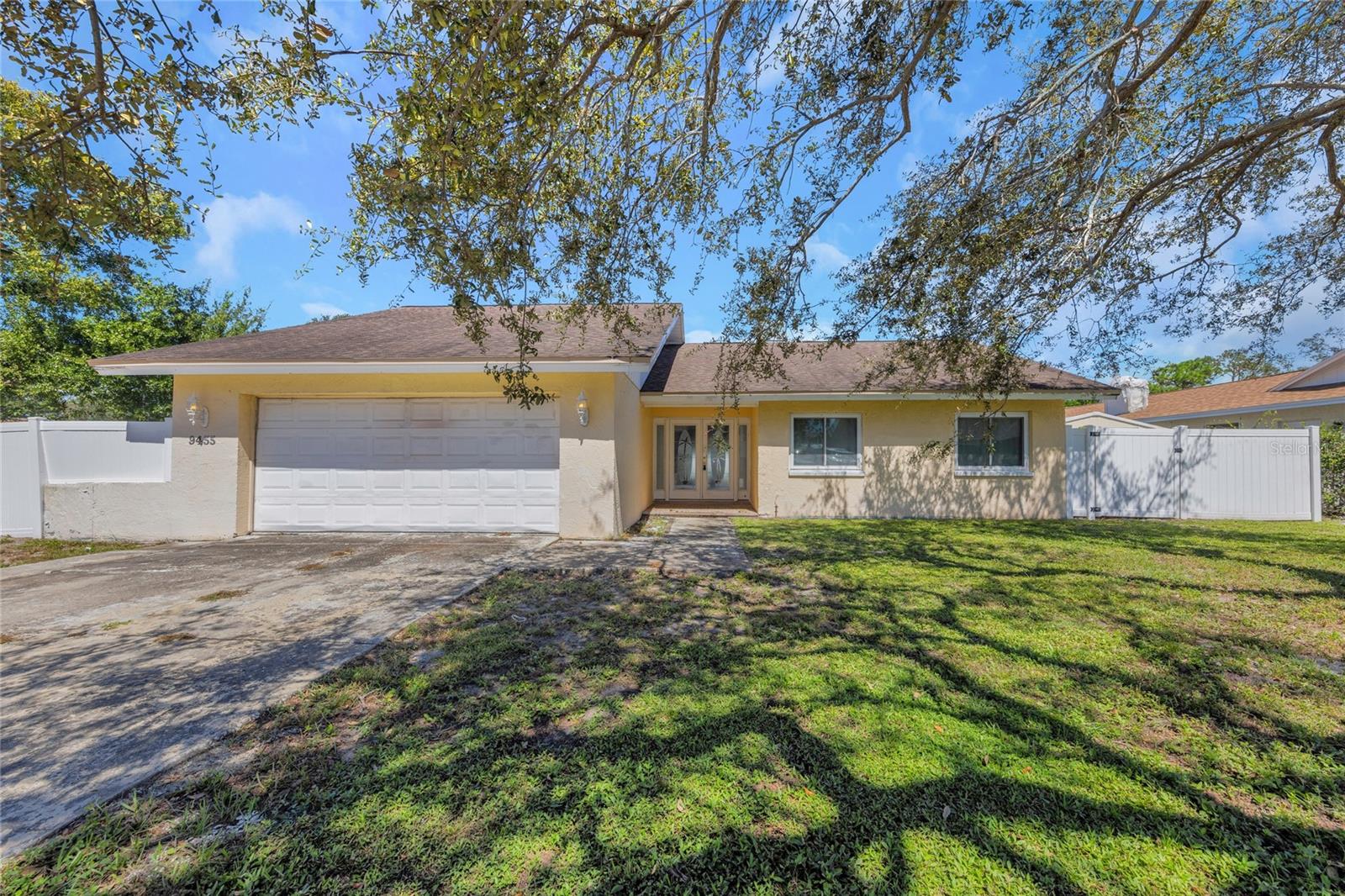 Single Family Residence em SEMINOLE, FL - Daniel Dourado