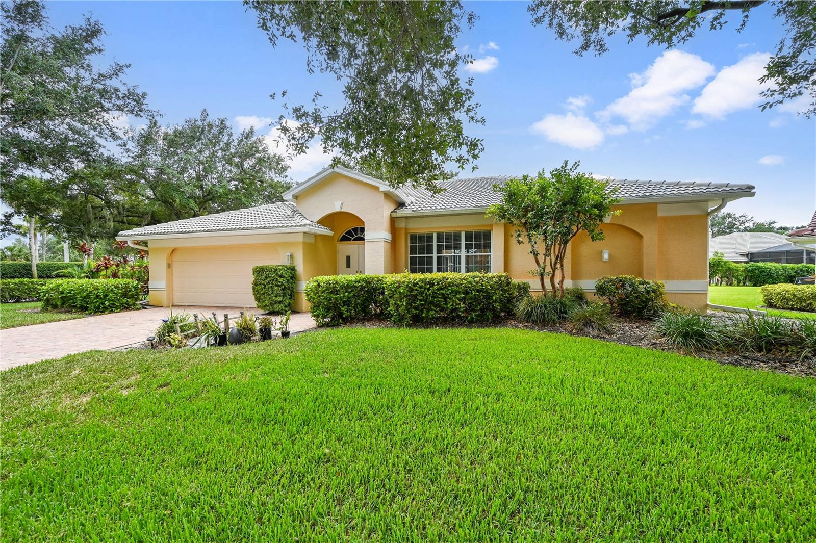 Single Family Residence em FORT MYERS, FL - Daniel Dourado