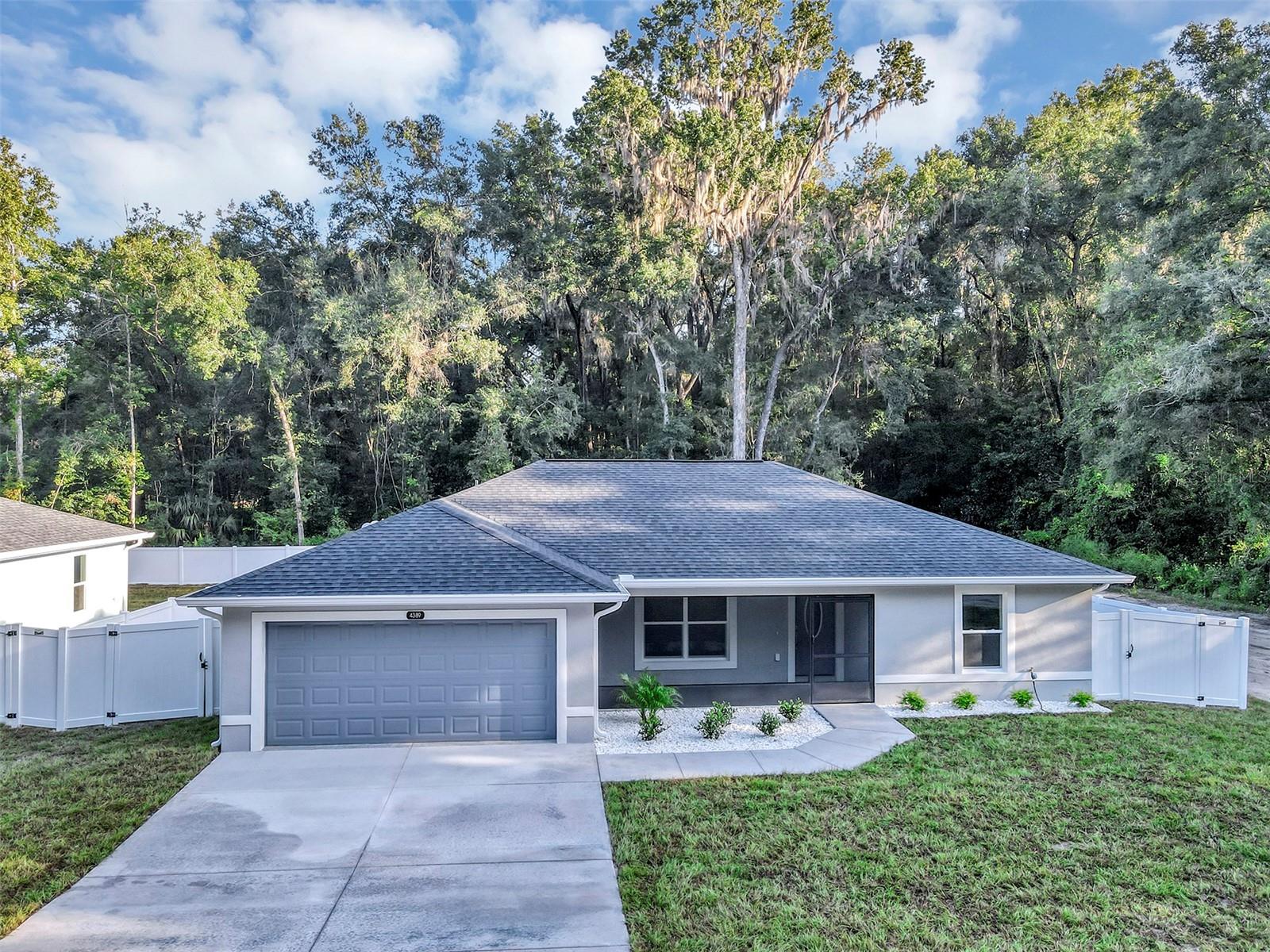 Single Family Residence em BELLEVIEW, FL - Daniel Dourado