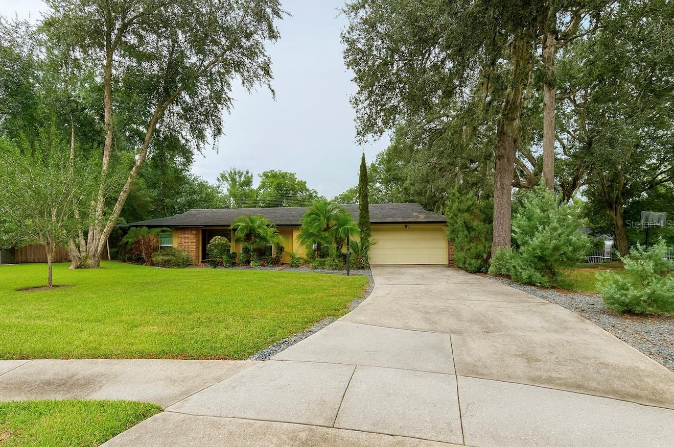 Single Family Residence in LONGWOOD, FL - Daniel Dourado