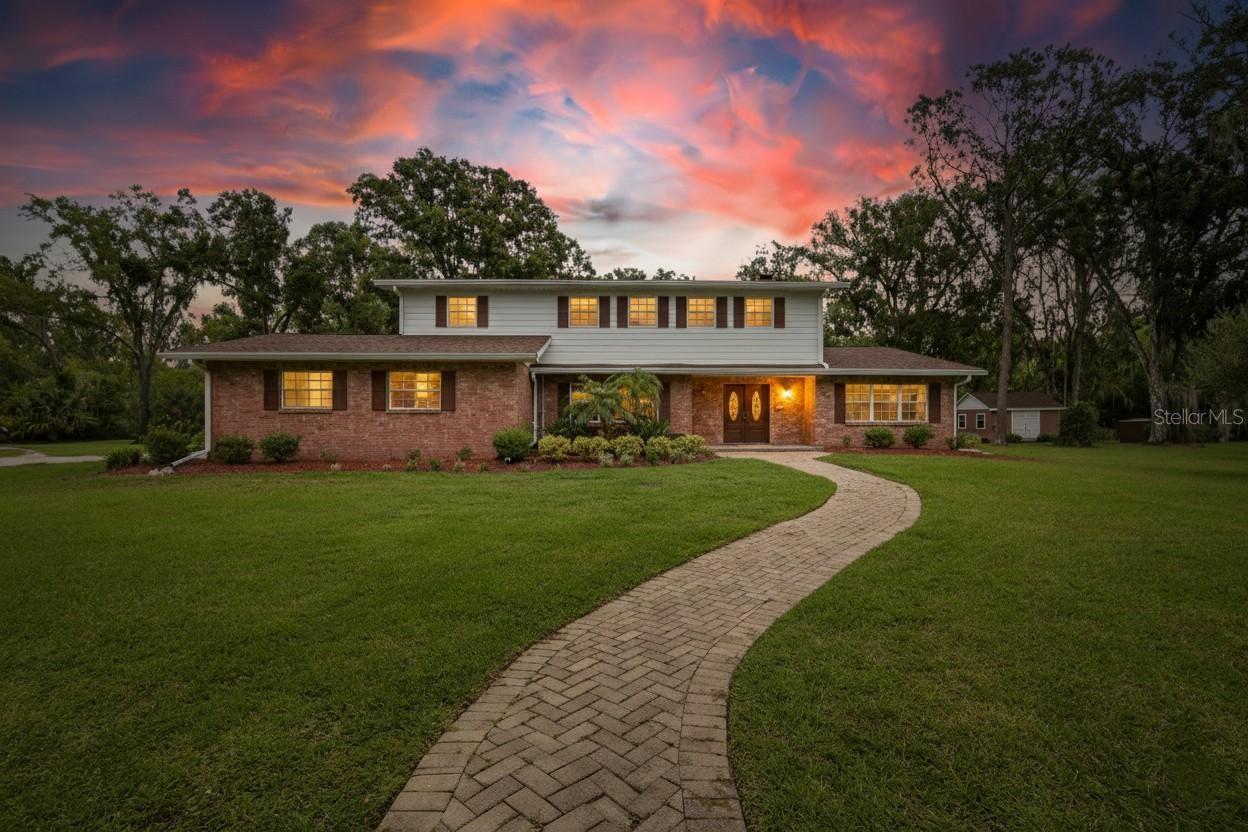 Single Family Residence in PLANT CITY, FL - Daniel Dourado