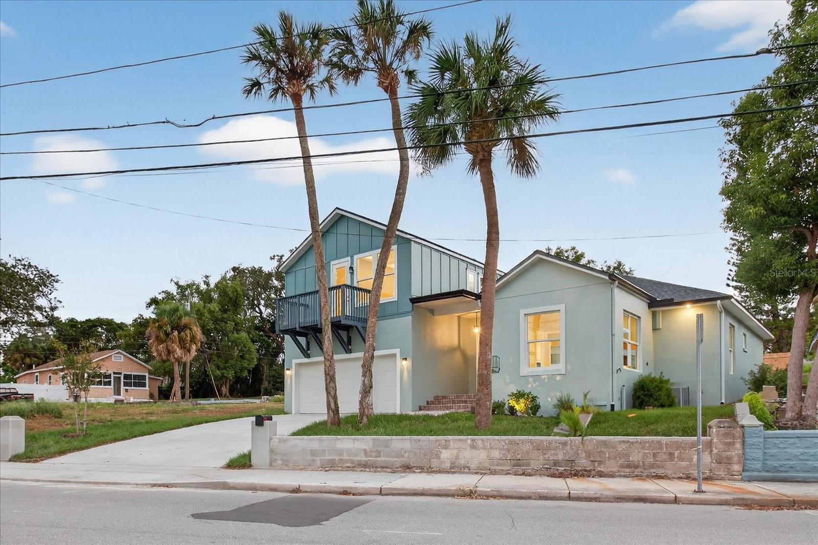 Single Family Residence em TARPON SPRINGS, FL - Daniel Dourado