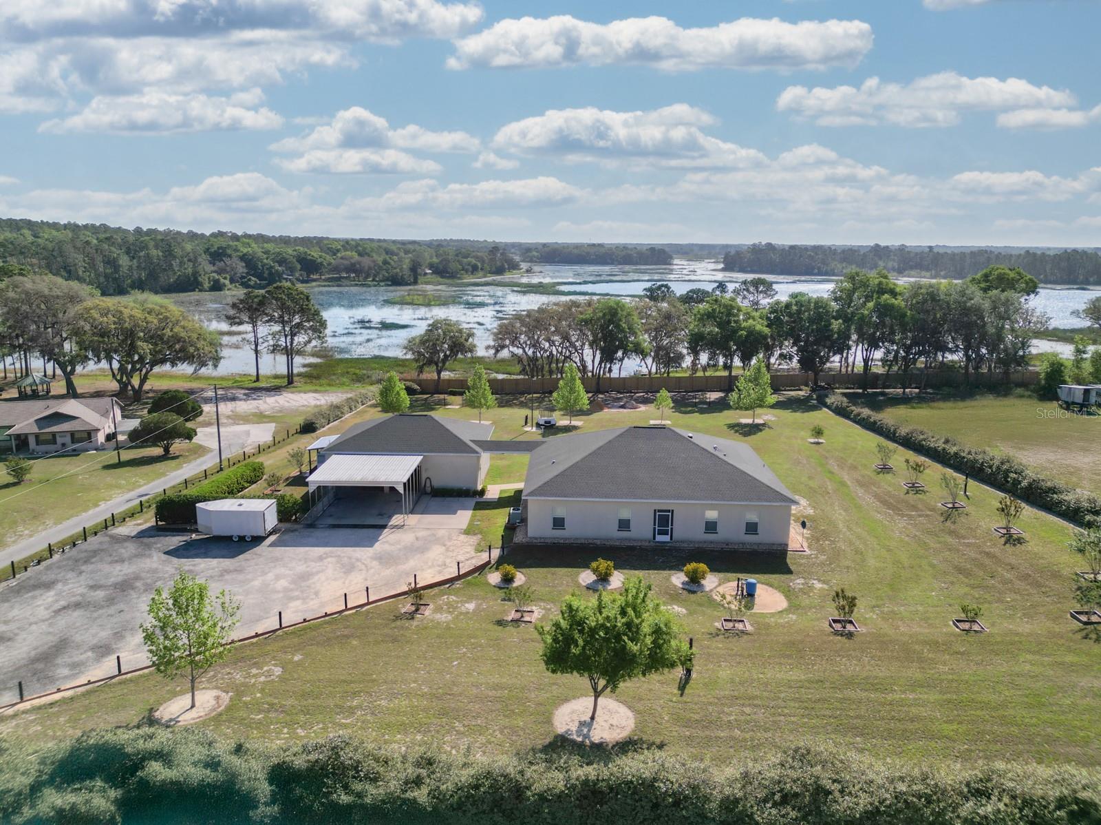 Single Family Residence em BELLEVIEW, FL - Daniel Dourado