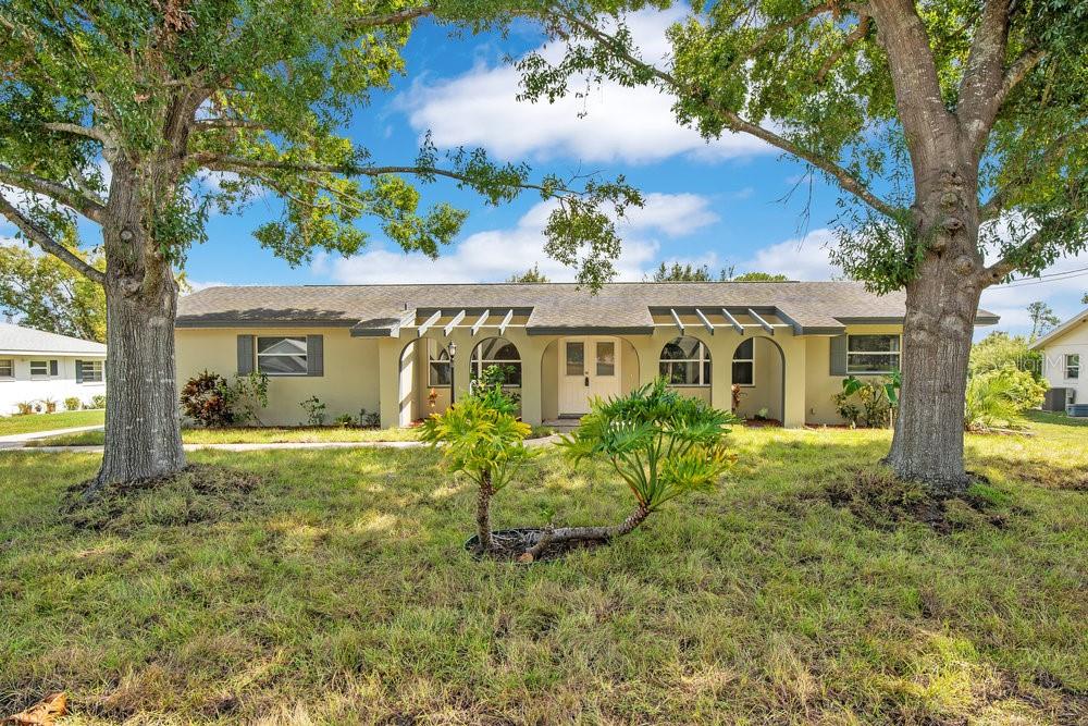 Single Family Residence em DELTONA, FL - Daniel Dourado