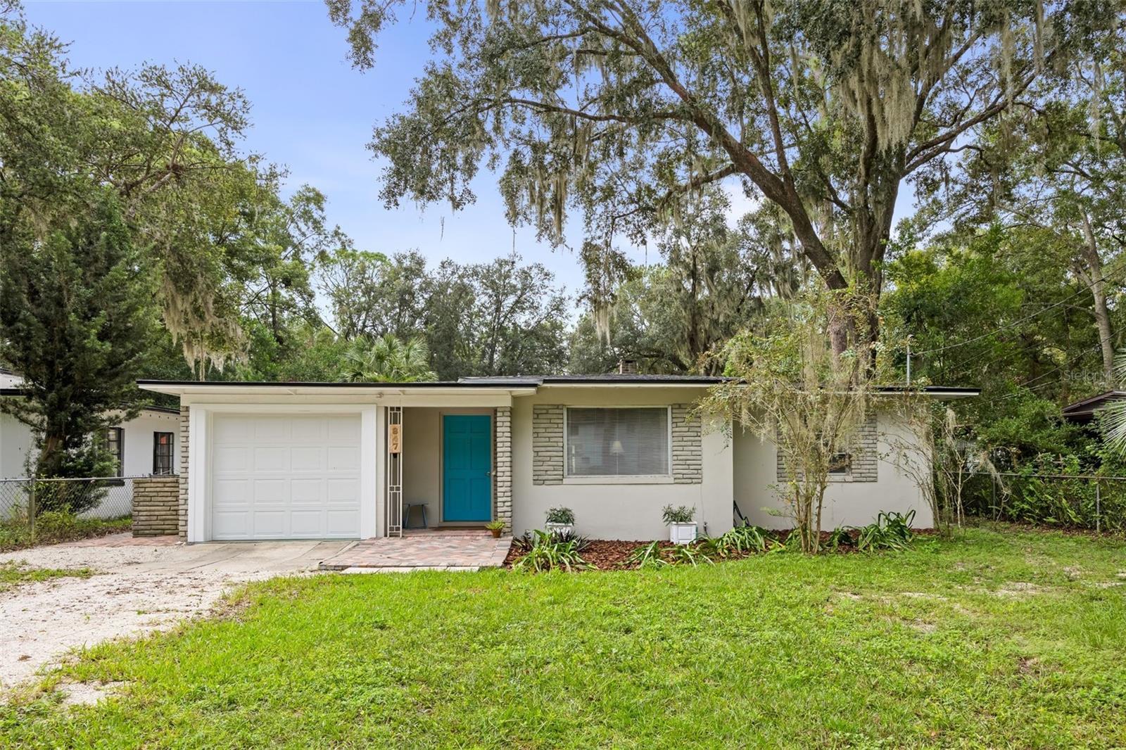 Single Family Residence in GAINESVILLE, FL - Daniel Dourado