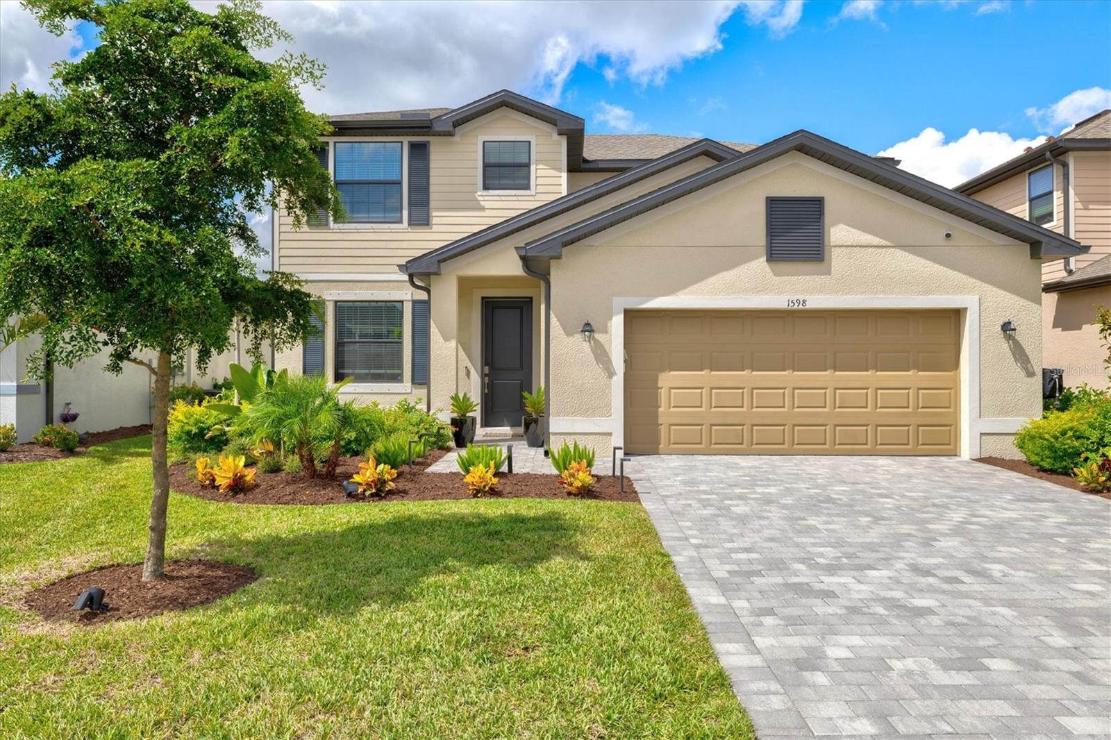 Single Family Residence em PORT CHARLOTTE, FL - Daniel Dourado