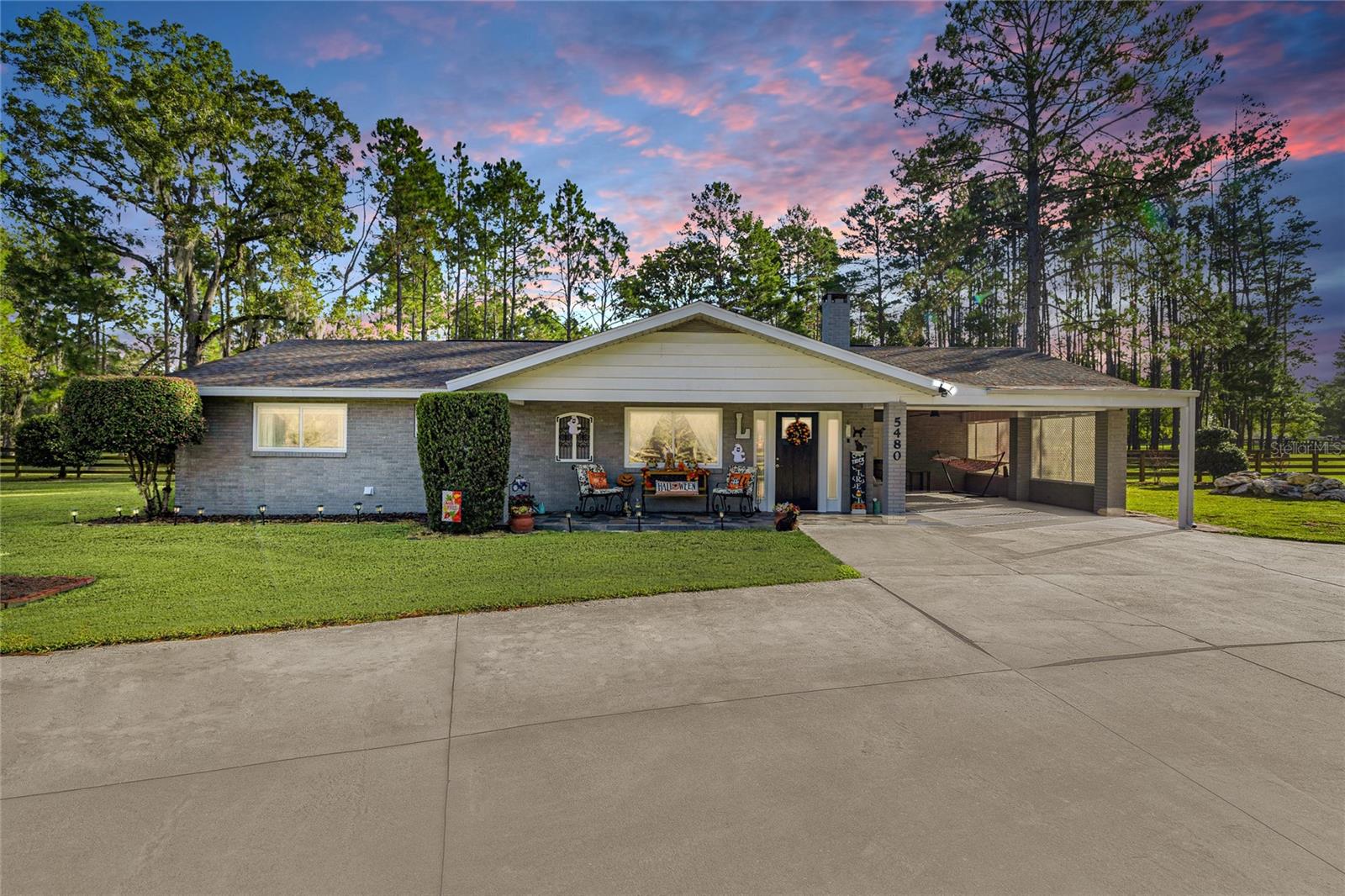 Single Family Residence in HIGH SPRINGS, FL - Daniel Dourado