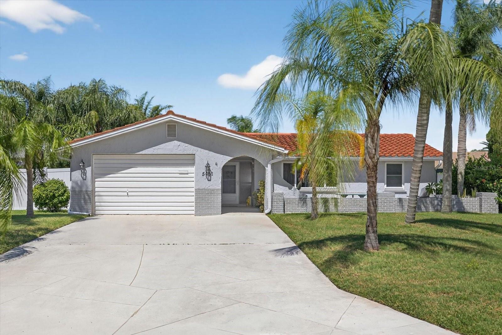 Single Family Residence in NEW PORT RICHEY, FL - Daniel Dourado