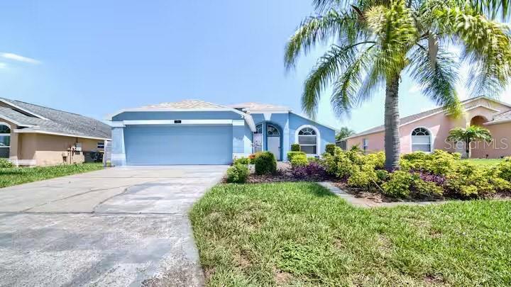 Single Family Residence em DAVENPORT, FL - Daniel Dourado