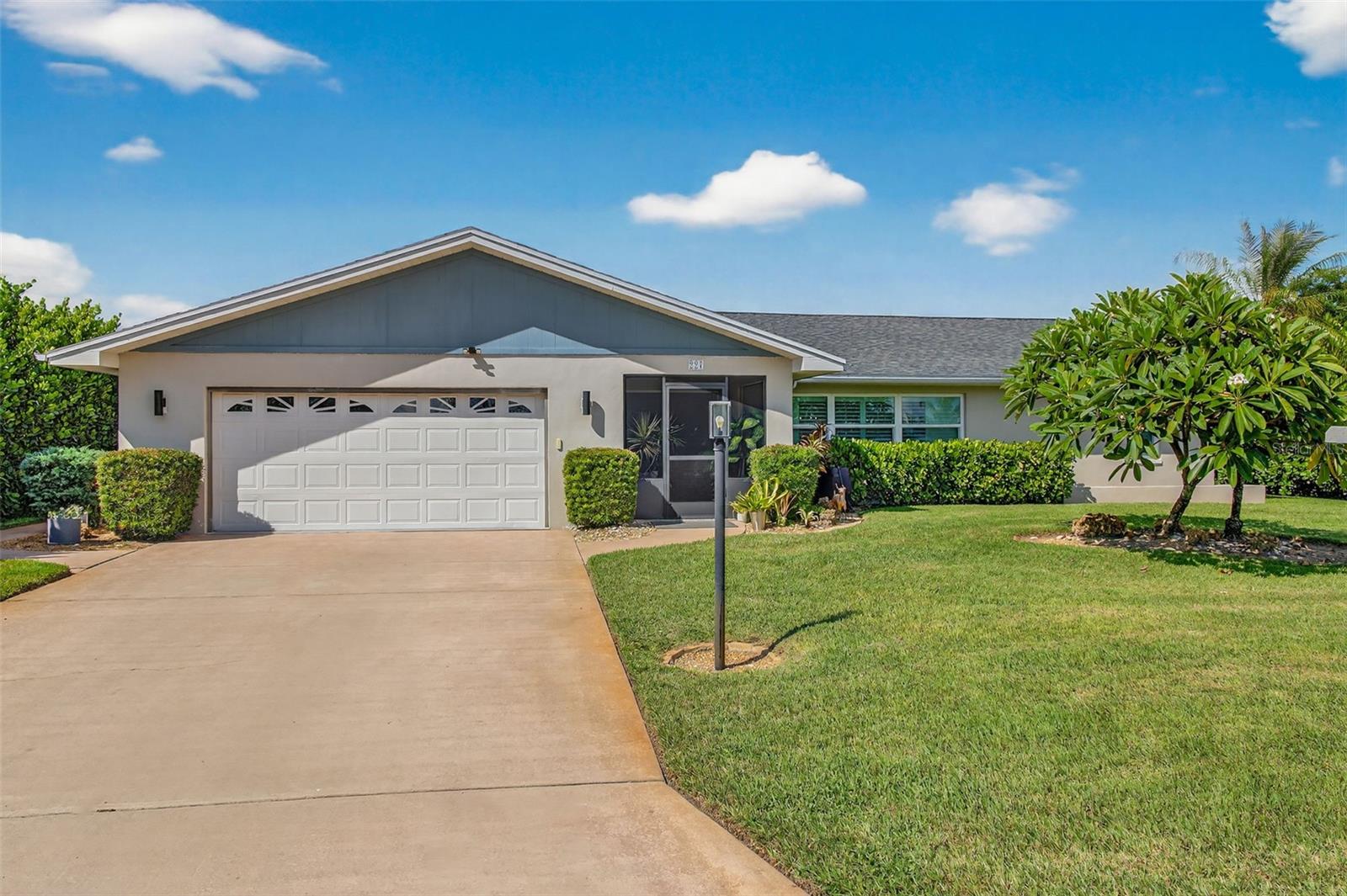 Single Family Residence in LEHIGH ACRES, FL - Daniel Dourado