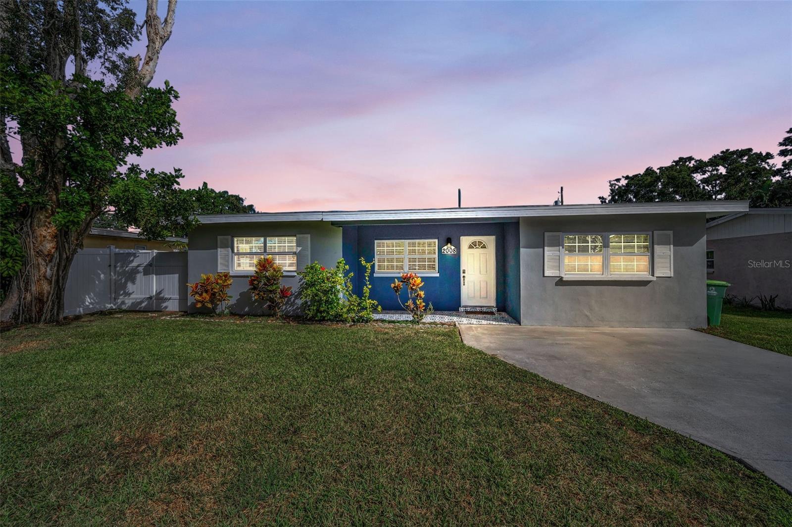 Single Family Residence em CLEARWATER, FL - Daniel Dourado