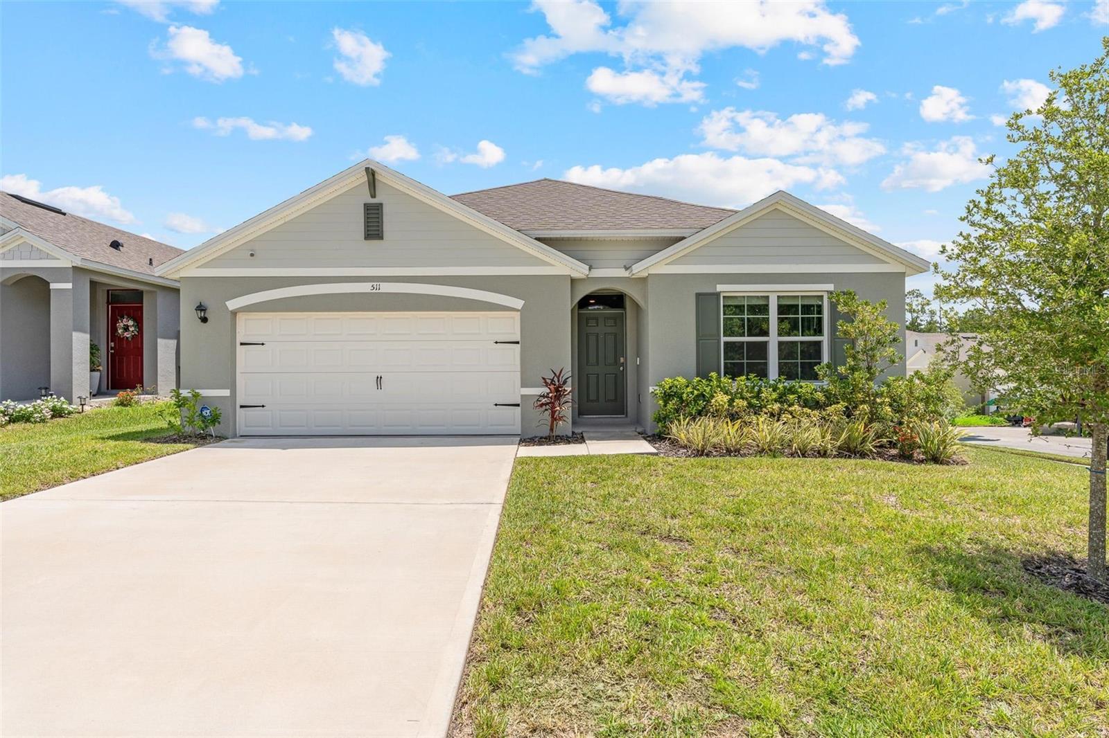 Single Family Residence in DELAND, FL - Daniel Dourado