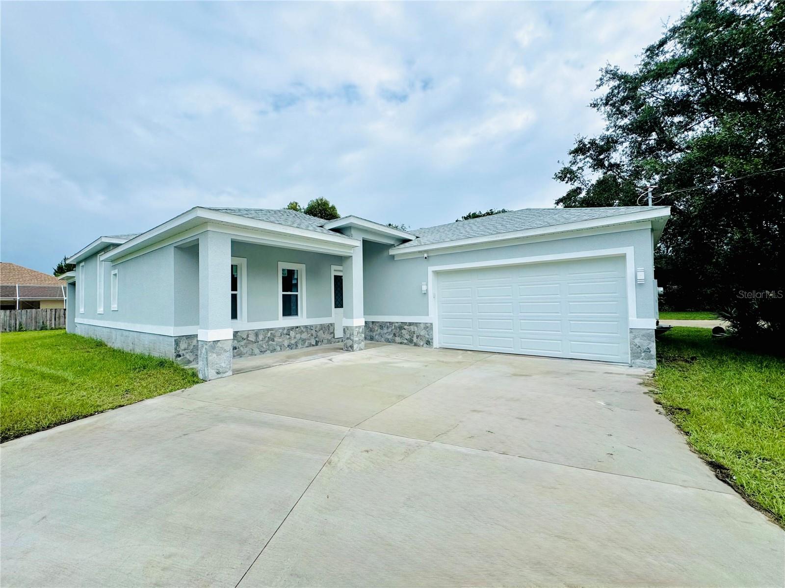 Single Family Residence in PALM COAST, FL - Daniel Dourado