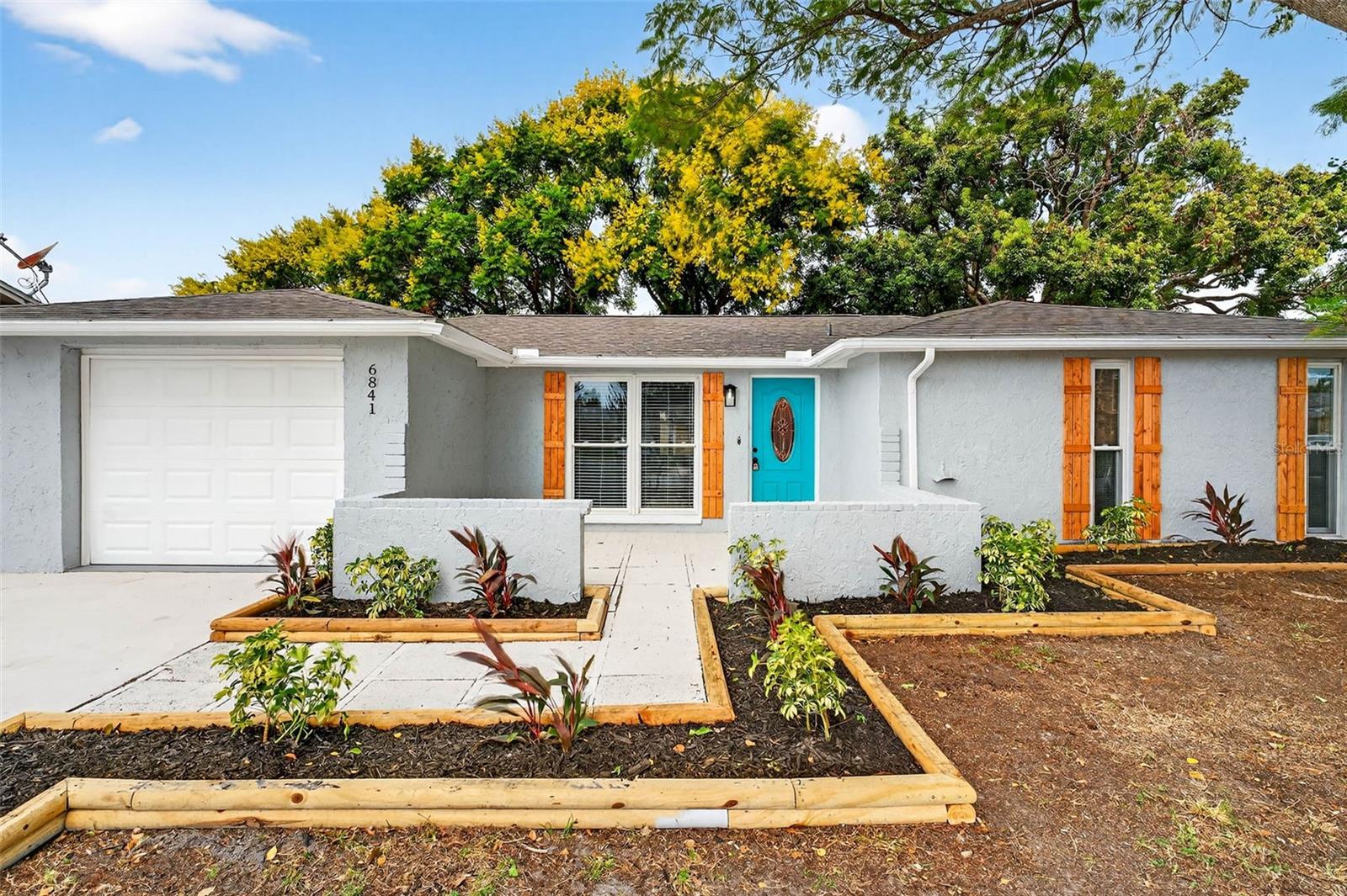 Single Family Residence in PORT RICHEY, FL - Daniel Dourado