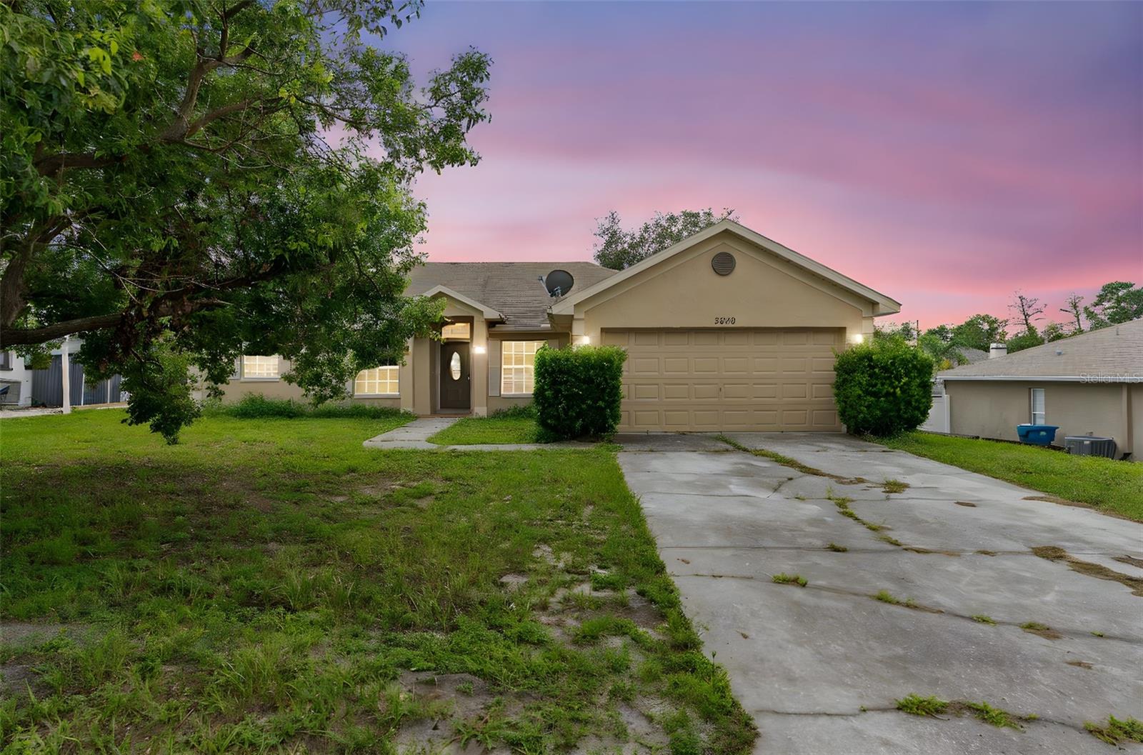 Single Family Residence em SPRING HILL, FL - Daniel Dourado