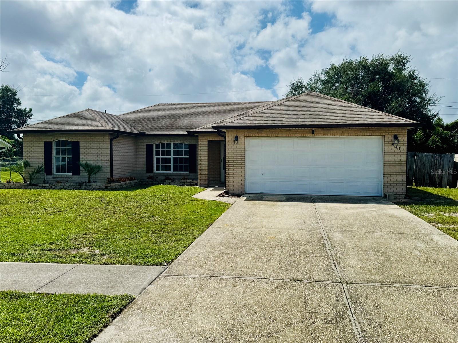 Single Family Residence em DELTONA, FL - Daniel Dourado