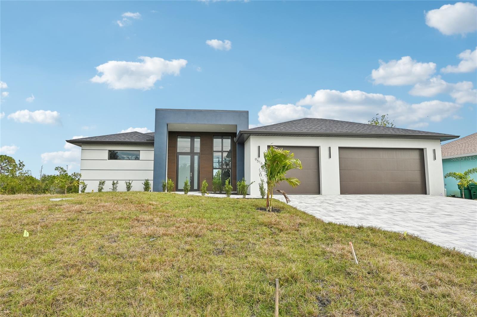 Single Family Residence em PORT CHARLOTTE, FL - Daniel Dourado