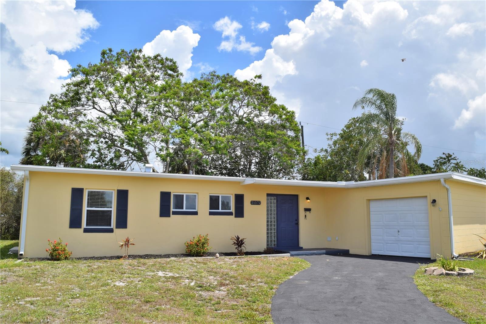 Single Family Residence em PORT CHARLOTTE, FL - Daniel Dourado