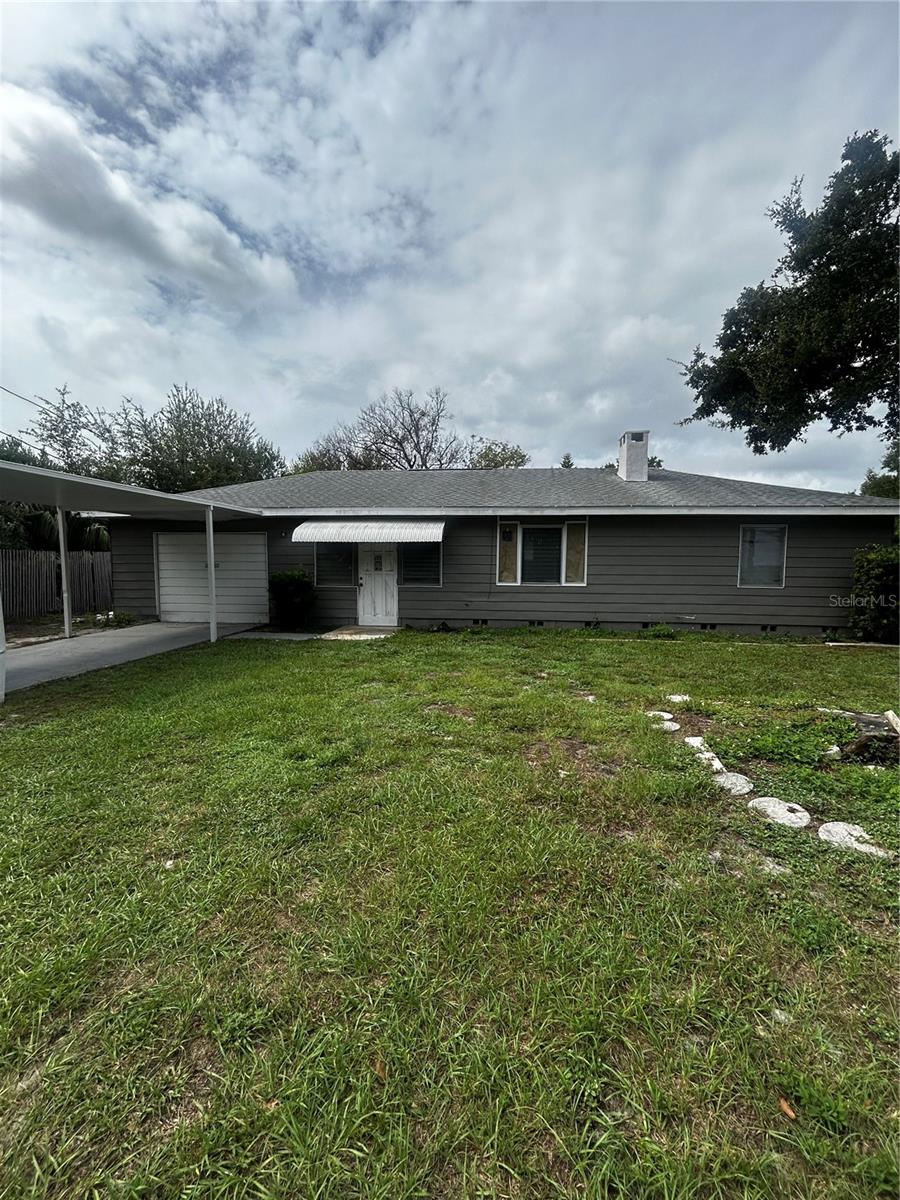 Single Family Residence em MOUNT DORA, FL - Daniel Dourado