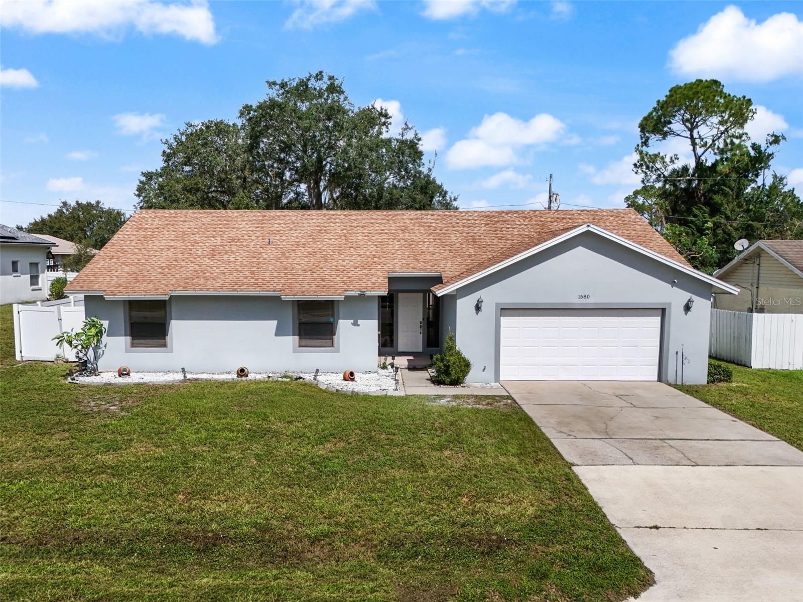 Single Family Residence em DELTONA, FL - Daniel Dourado