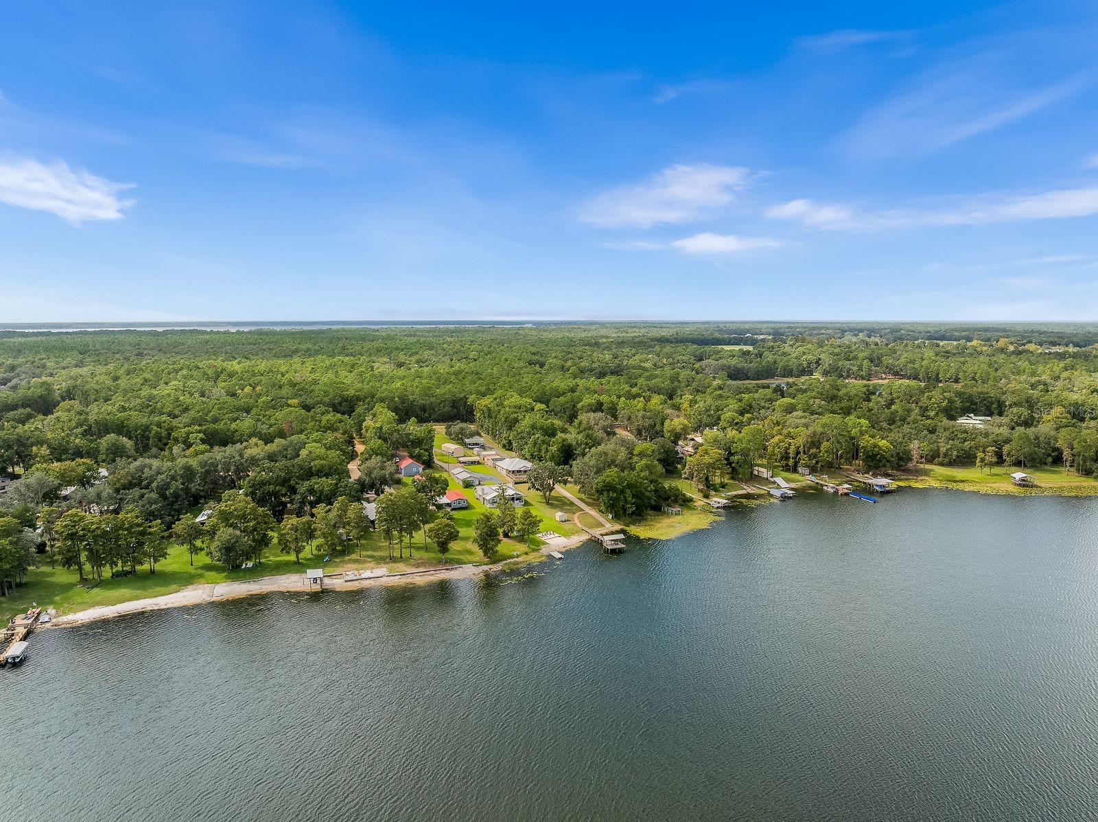 Single Family Residence in MELROSE, FL - Daniel Dourado