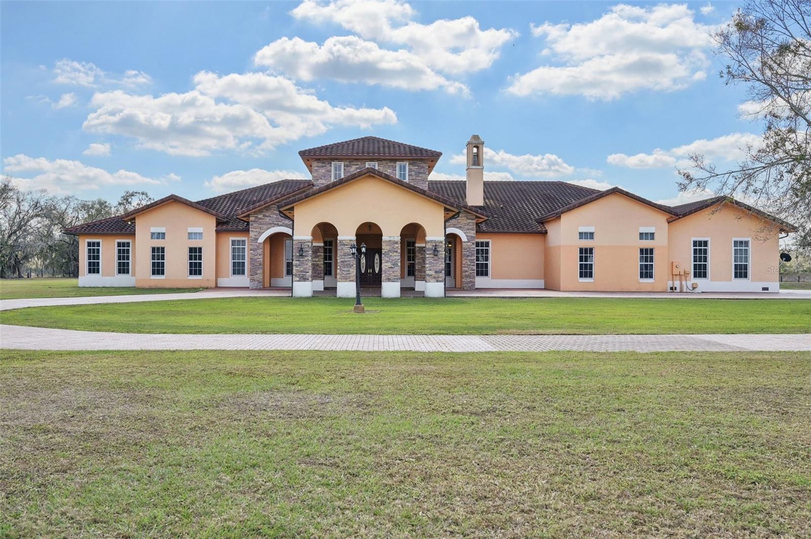 Single Family Residence em ZOLFO SPRINGS, FL - Daniel Dourado