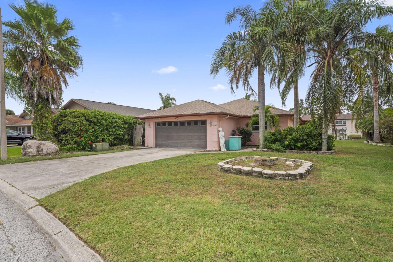 Single Family Residence in NEW PORT RICHEY, FL - Daniel Dourado