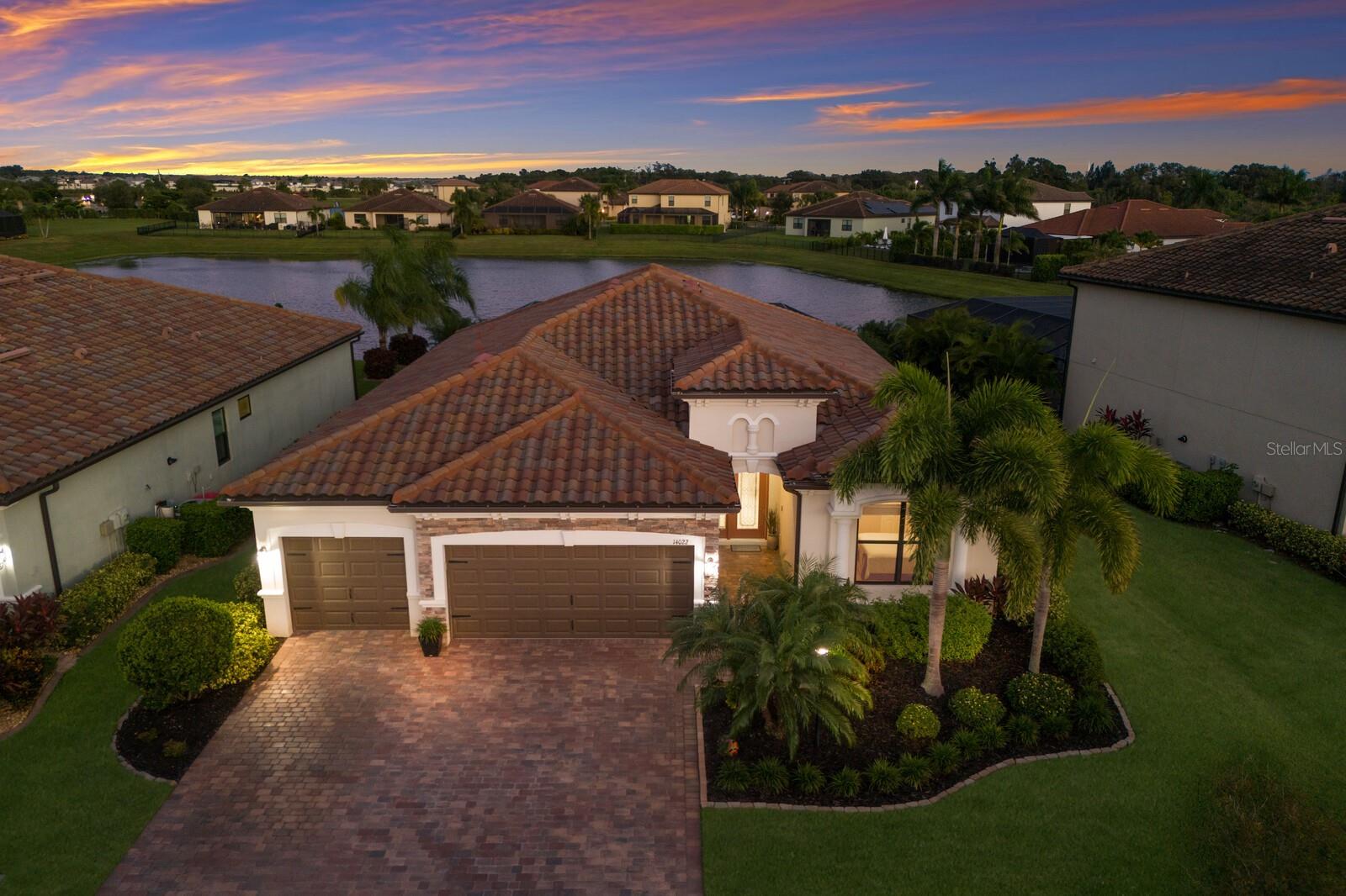 Single Family Residence in LAKEWOOD RANCH, FL - Daniel Dourado