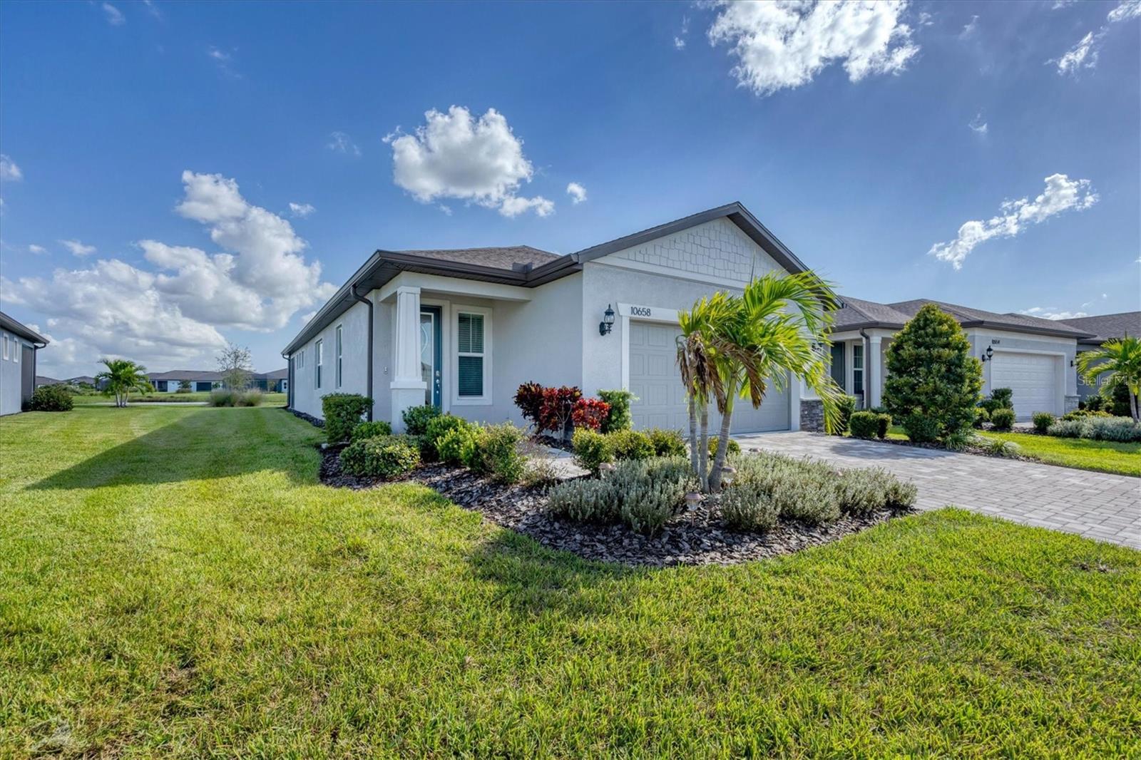 Single Family Residence in PARRISH, FL - Daniel Dourado