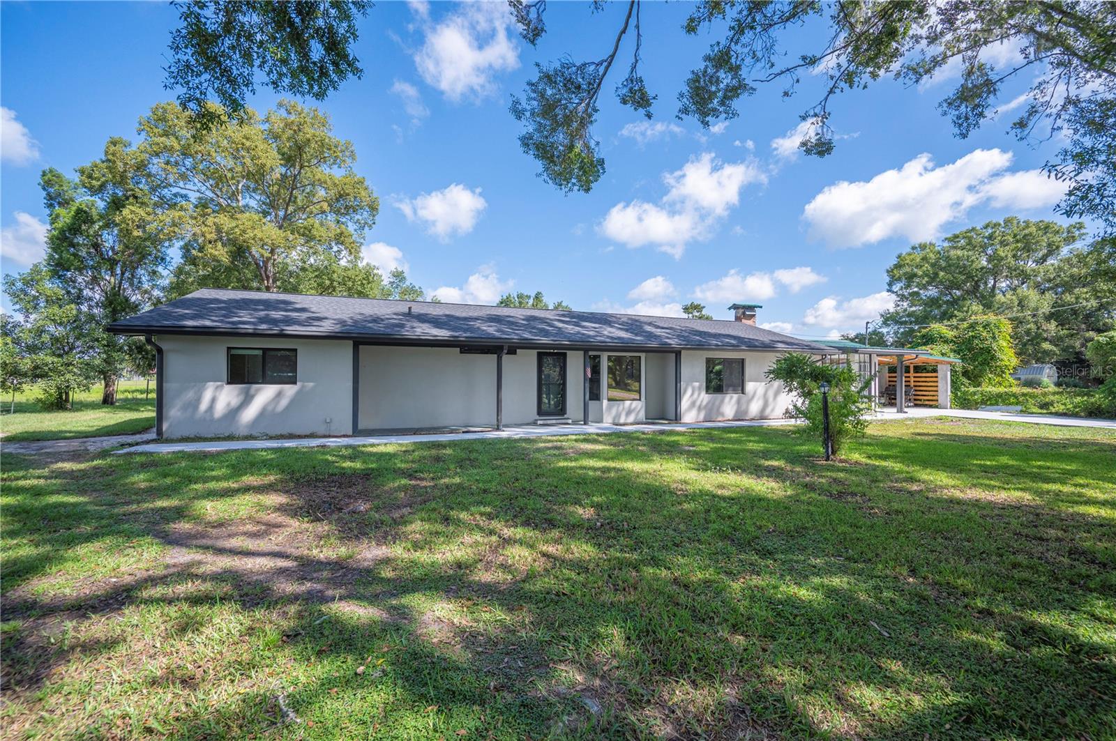 Single Family Residence in LITHIA, FL - Daniel Dourado